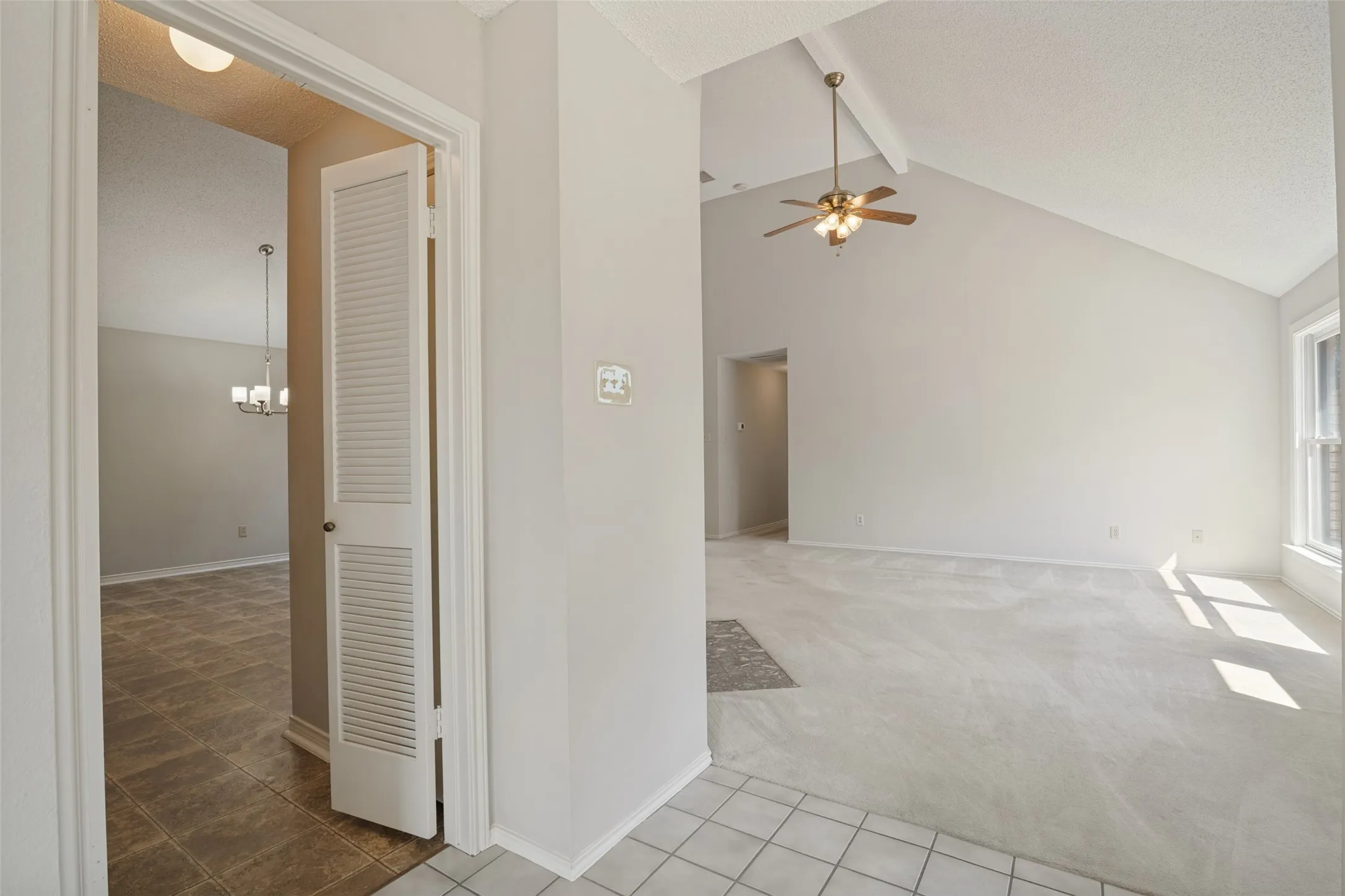Single Family Residence For Sale in Collin County , 3801 Suffolk Lane, Plano, Texas 75023, 3 Bedroom, 2 Bathroom, 2 Garage spaces, 1,604 Sqft, built in 1988, mls#21397508, Real Estate Agent in Plano, Homes For Sale in Collin county, Homes For Sale in Plano, Realtor in Plano Texas, Real Estate Brokerage Independent Realty Texas, Luminita Cordes Realtor