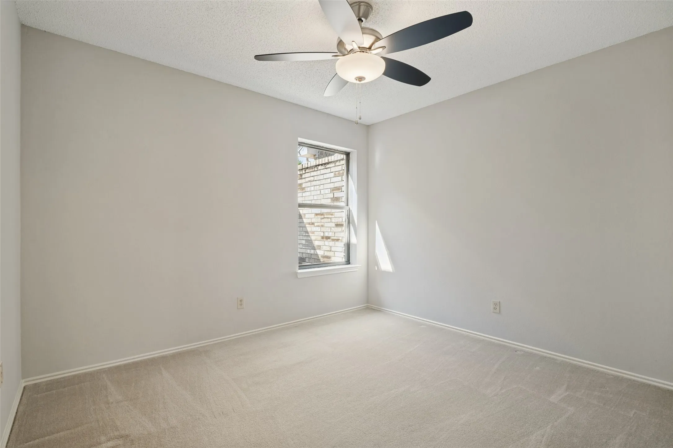 Single Family Residence For Sale in Collin County , 3801 Suffolk Lane, Plano, Texas 75023, 3 Bedroom, 2 Bathroom, 2 Garage spaces, 1,604 Sqft, built in 1988, mls#21397508, Real Estate Agent in Plano, Homes For Sale in Collin county, Homes For Sale in Plano, Realtor in Plano Texas, Real Estate Brokerage Independent Realty Texas, Luminita Cordes Realtor