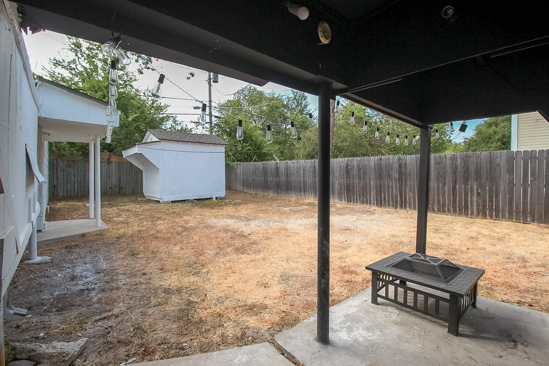 Single Family Residence For Sale in Mc Lennan County , 3720 Live Oak, Waco, Texas 76708, 3 Bedroom, 2 Bathroom, 1 Garage spaces, 1,596 Sqft, built in 1950, mls#21395992, Real Estate Agent in Waco, Homes For Sale in Mc Lennan county, Homes For Sale in Waco, Realtor in Waco Texas, Real Estate Brokerage Independent Realty Texas, Luminita Cordes Realtor
