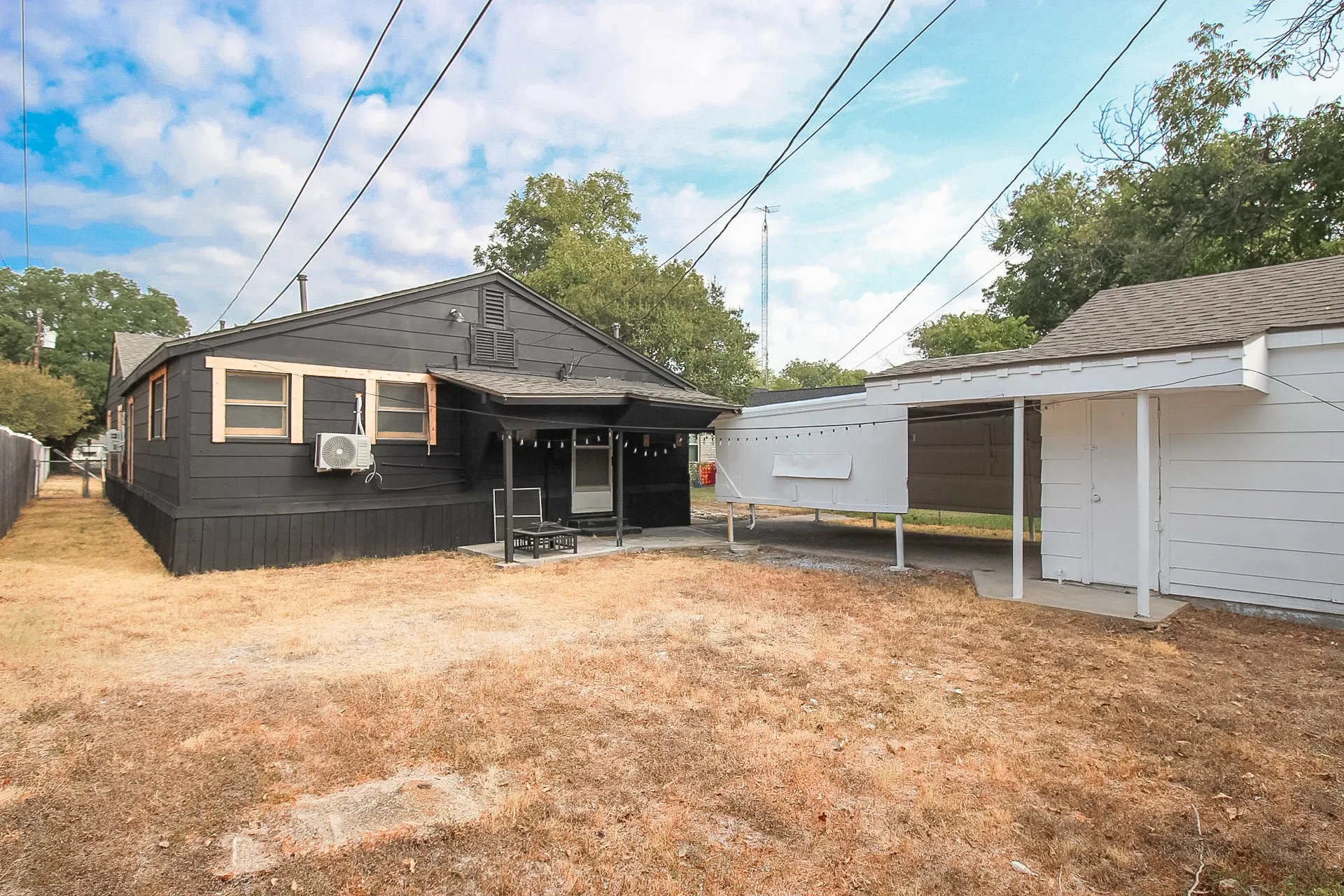 Single Family Residence For Sale in Mc Lennan County , 3720 Live Oak, Waco, Texas 76708, 3 Bedroom, 2 Bathroom, 1 Garage spaces, 1,596 Sqft, built in 1950, mls#21395992, Real Estate Agent in Waco, Homes For Sale in Mc Lennan county, Homes For Sale in Waco, Realtor in Waco Texas, Real Estate Brokerage Independent Realty Texas, Luminita Cordes Realtor