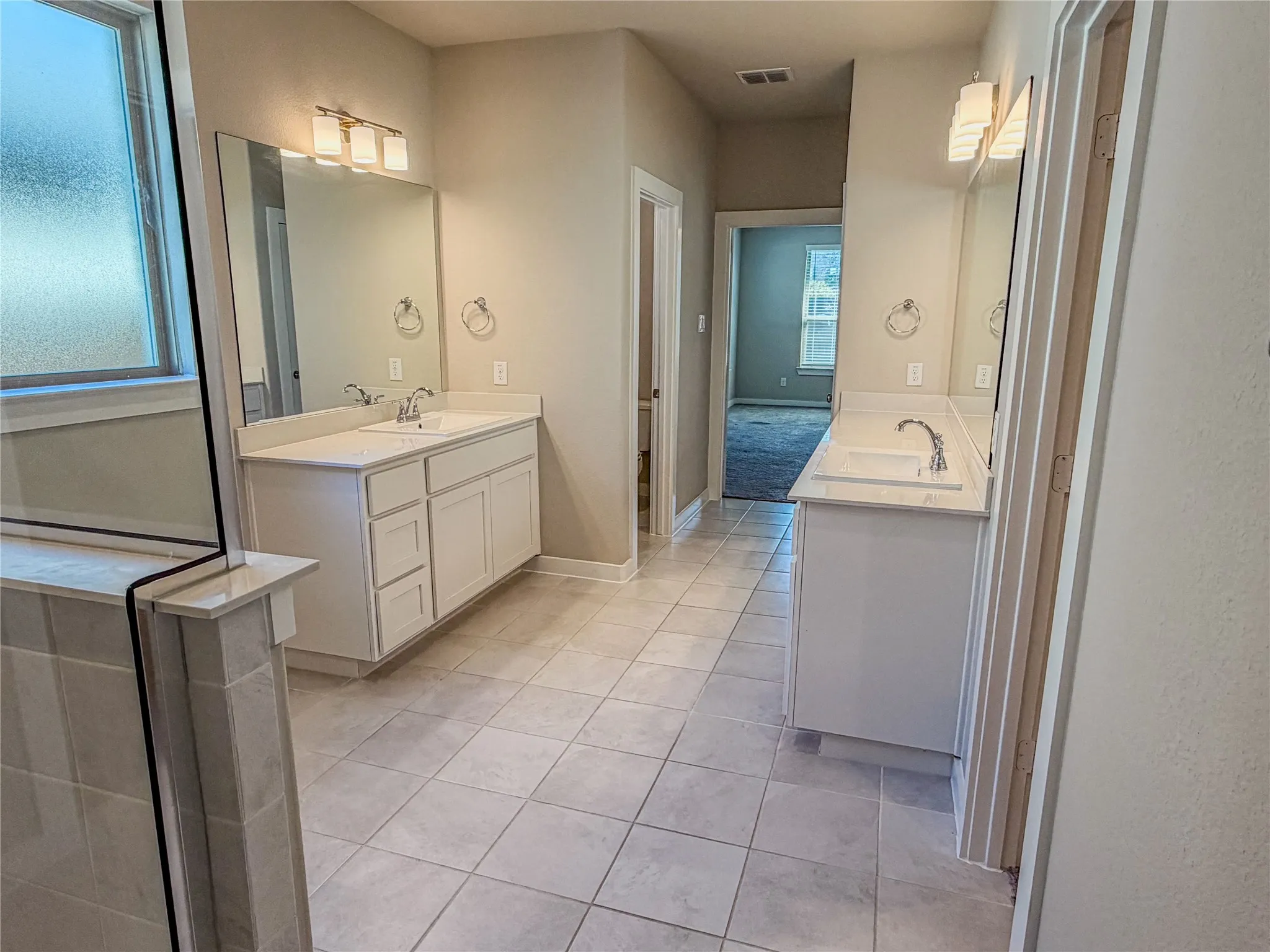 Single Family Residence For Sale in Tarrant County , 2429 Linto Street, Fort Worth, Texas 76179, 5 Bedroom, 4 Bathroom, 2 Garage spaces, 3,698 Sqft, built in 2023, mls#21397374, Real Estate Agent in Fort Worth, Homes For Sale in Tarrant county, Homes For Sale in Fort Worth, Realtor in Fort Worth Texas, Real Estate Brokerage Independent Realty Texas, Luminita Cordes Realtor