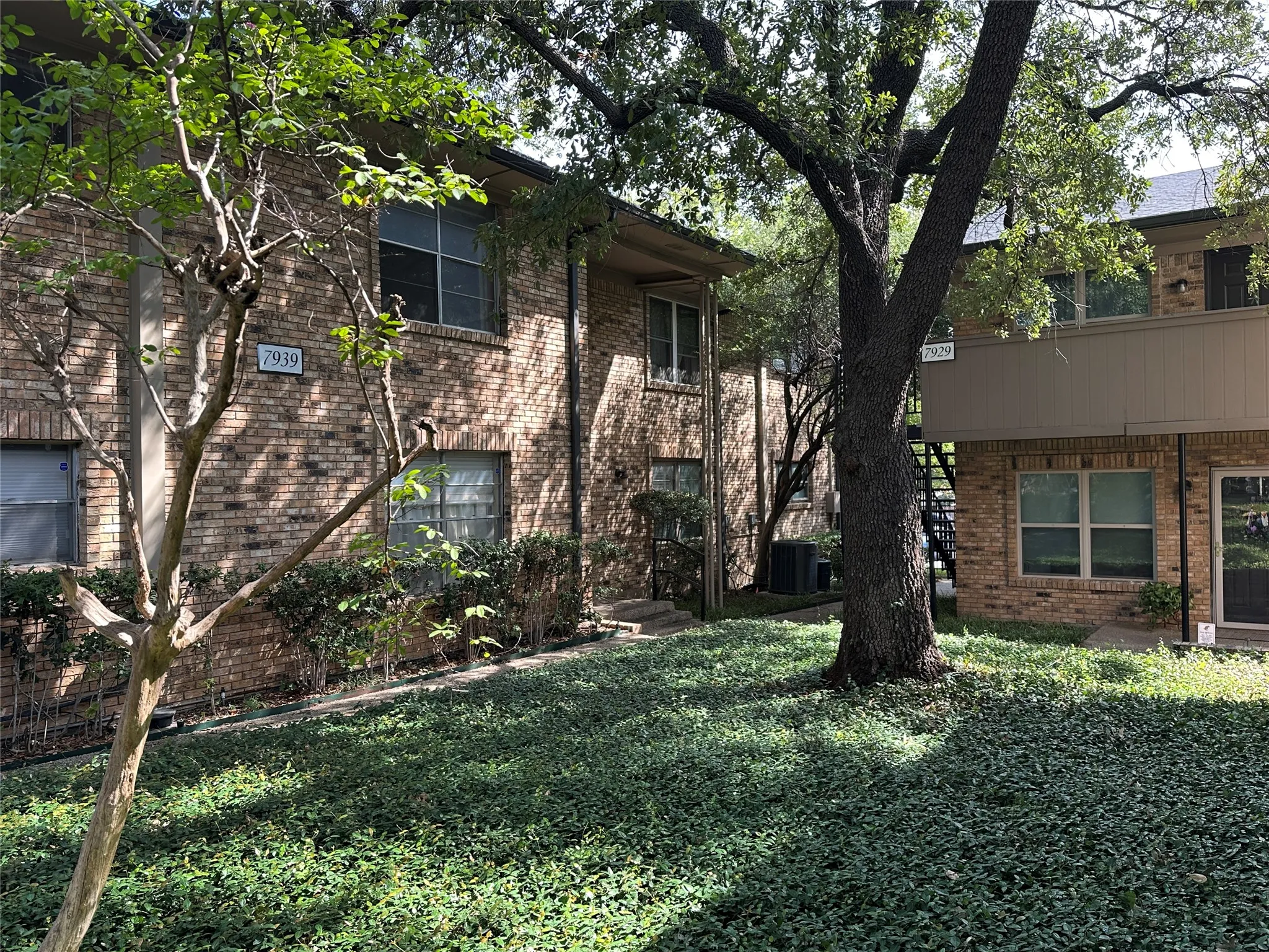 Condominium For Sale in Dallas County , 7939 Royal Lane 225, Dallas, Texas 75230, 2 Bedroom, 2 Bathroom, Garage spaces, 1,101 Sqft, built in 1964, mls#21396483, Real Estate Agent in Dallas, Homes For Sale in Dallas county, Homes For Sale in Dallas, Realtor in Dallas Texas, Real Estate Brokerage Independent Realty Texas, Luminita Cordes Realtor