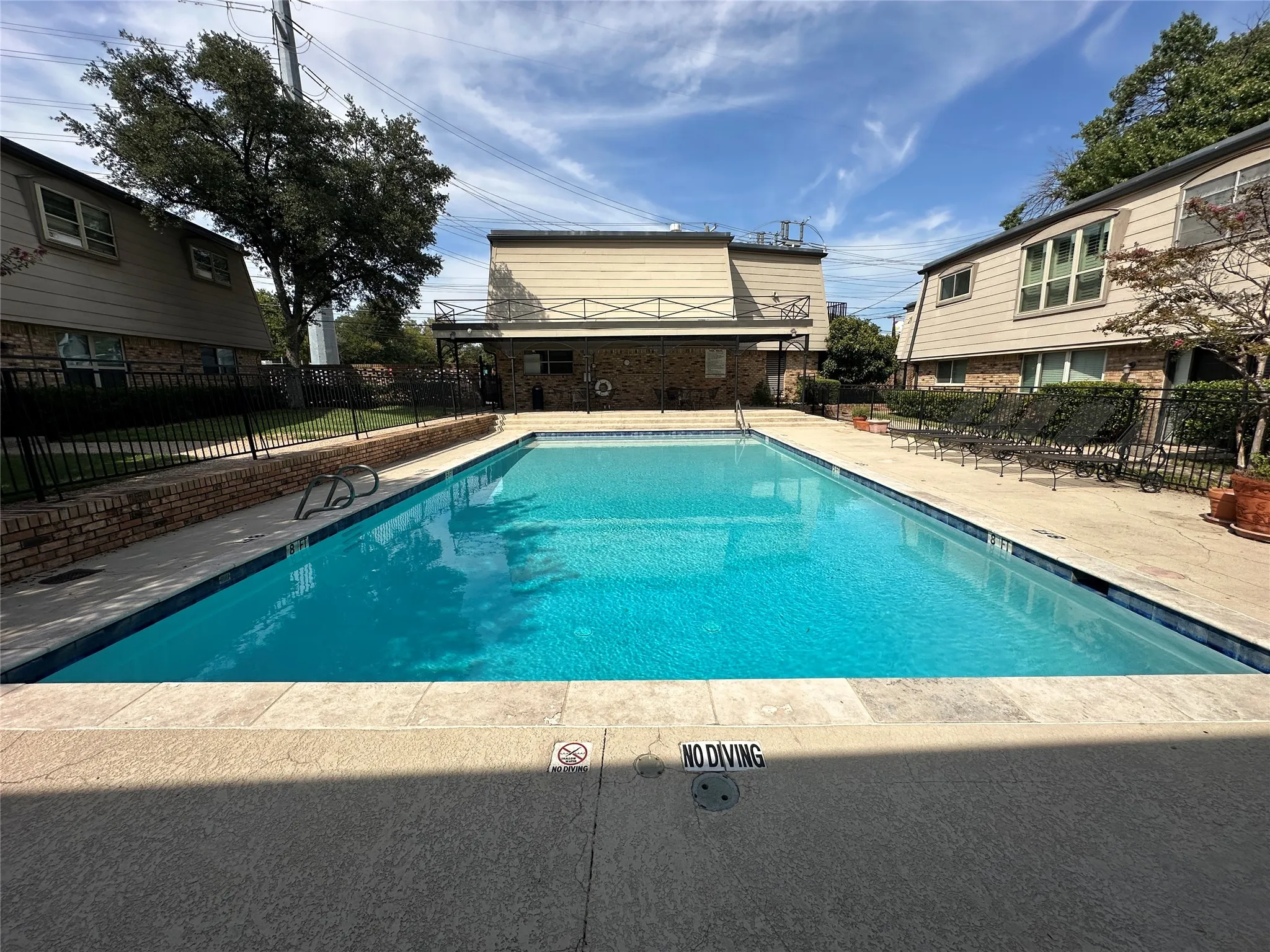 Condominium For Sale in Dallas County , 7939 Royal Lane 225, Dallas, Texas 75230, 2 Bedroom, 2 Bathroom, Garage spaces, 1,101 Sqft, built in 1964, mls#21396483, Real Estate Agent in Dallas, Homes For Sale in Dallas county, Homes For Sale in Dallas, Realtor in Dallas Texas, Real Estate Brokerage Independent Realty Texas, Luminita Cordes Realtor