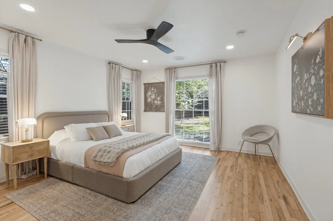 Single Family Residence For Sale in Tarrant County , 2013 Huntington Lane, Fort Worth, Texas 76110, 3 Bedroom, 2 Bathroom, 2 Garage spaces, 1,970 Sqft, built in 1953, mls#21397334, Real Estate Agent in Fort Worth, Homes For Sale in Tarrant county, Homes For Sale in Fort Worth, Realtor in Fort Worth Texas, Real Estate Brokerage Independent Realty Texas, Luminita Cordes Realtor