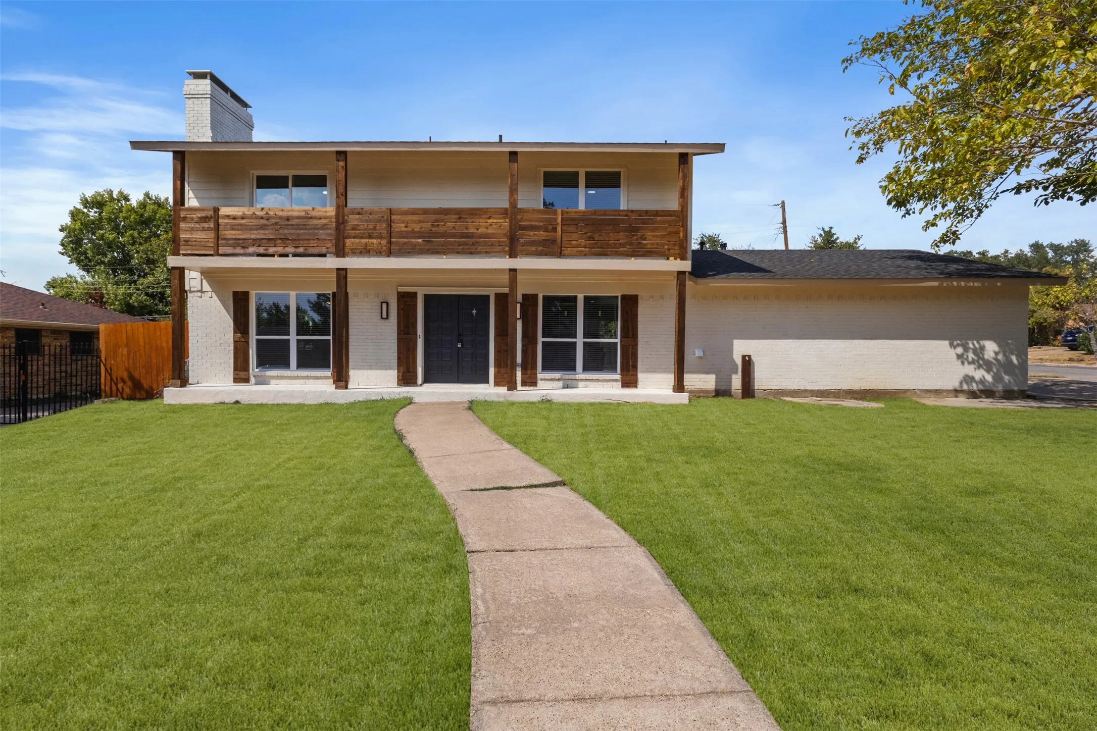 Single Family Residence For Sale in Dallas County , 2833 Cibola Drive, Irving, Texas 75062, 4 Bedroom, 3 Bathroom, 2 Garage spaces, 1,850 Sqft, built in 1968, mls#21396371, Real Estate Agent in Irving, Homes For Sale in Dallas county, Homes For Sale in Irving, Realtor in Irving Texas, Real Estate Brokerage Independent Realty Texas, Luminita Cordes Realtor