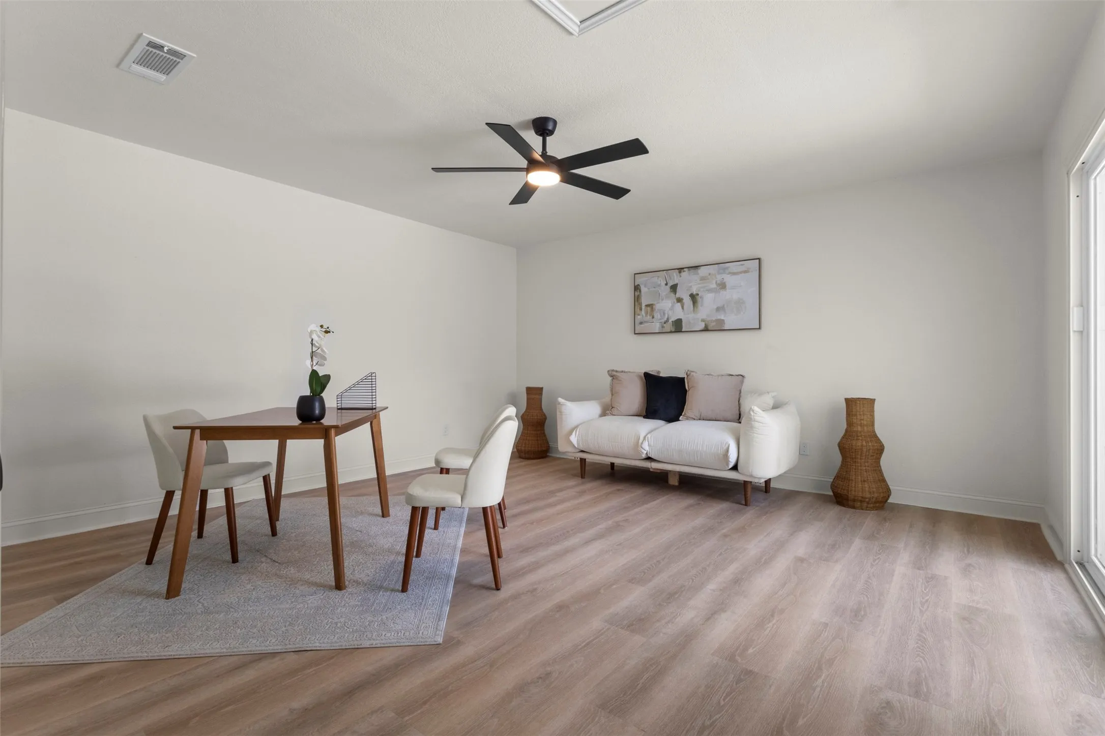 Single Family Residence For Sale in Dallas County , 2833 Cibola Drive, Irving, Texas 75062, 4 Bedroom, 3 Bathroom, 2 Garage spaces, 1,850 Sqft, built in 1968, mls#21396371, Real Estate Agent in Irving, Homes For Sale in Dallas county, Homes For Sale in Irving, Realtor in Irving Texas, Real Estate Brokerage Independent Realty Texas, Luminita Cordes Realtor