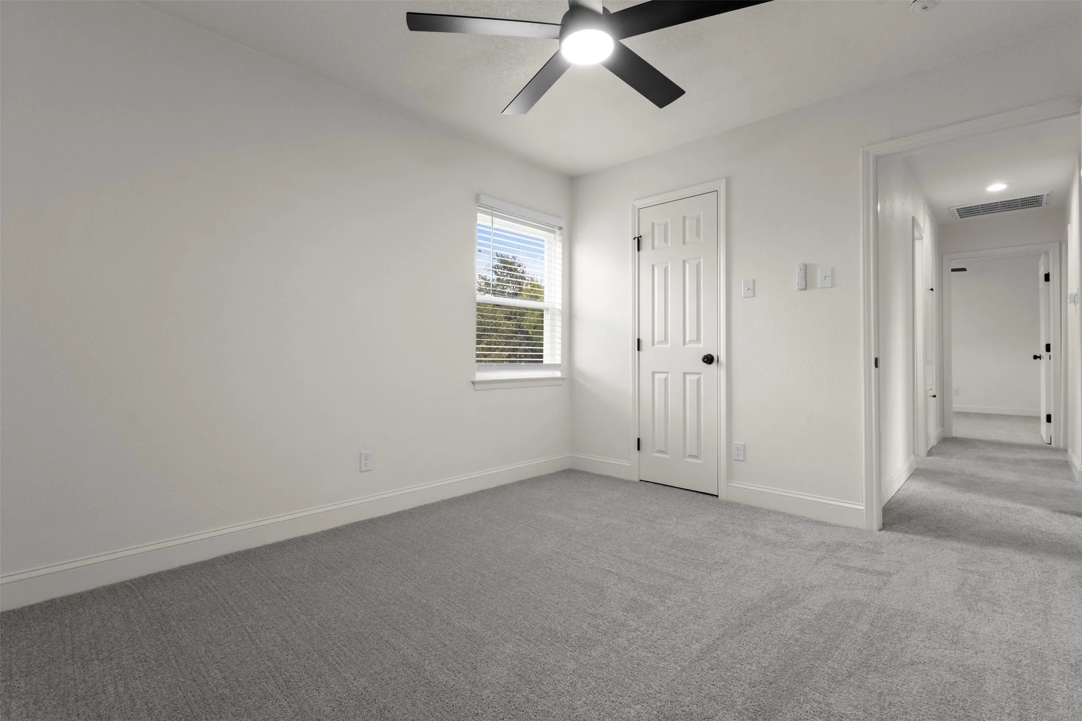 Single Family Residence For Sale in Dallas County , 2833 Cibola Drive, Irving, Texas 75062, 4 Bedroom, 3 Bathroom, 2 Garage spaces, 1,850 Sqft, built in 1968, mls#21396371, Real Estate Agent in Irving, Homes For Sale in Dallas county, Homes For Sale in Irving, Realtor in Irving Texas, Real Estate Brokerage Independent Realty Texas, Luminita Cordes Realtor