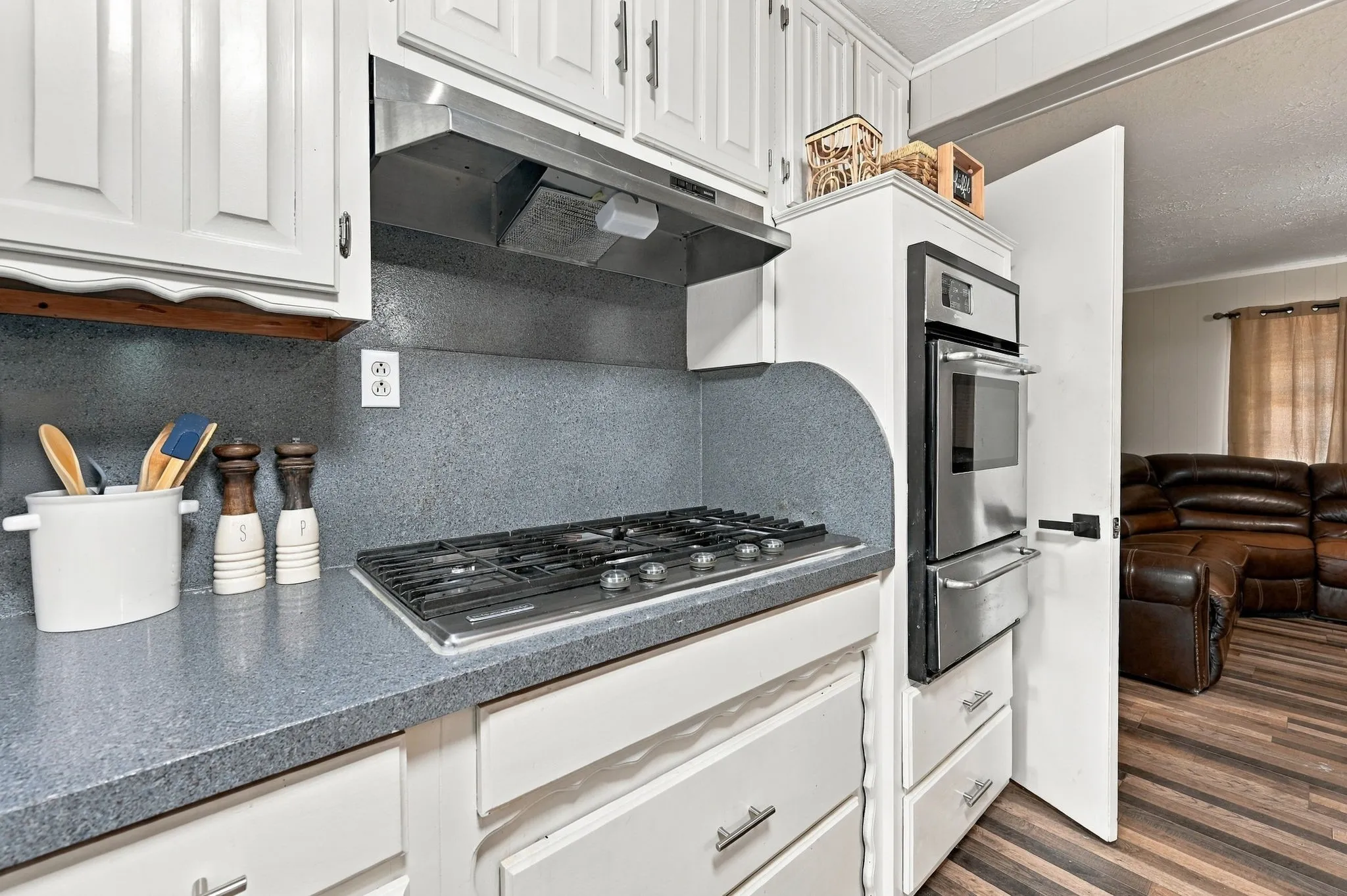Single Family Residence For Sale in Hill County , 102 Creek Drive, Whitney, Texas 76692, 4 Bedroom, 1 Bathroom, Garage spaces, 1,523 Sqft, built in 0, mls#21395205, Real Estate Agent in Whitney, Homes For Sale in Hill county, Homes For Sale in Whitney, Realtor in Whitney Texas, Real Estate Brokerage Independent Realty Texas, Luminita Cordes Realtor