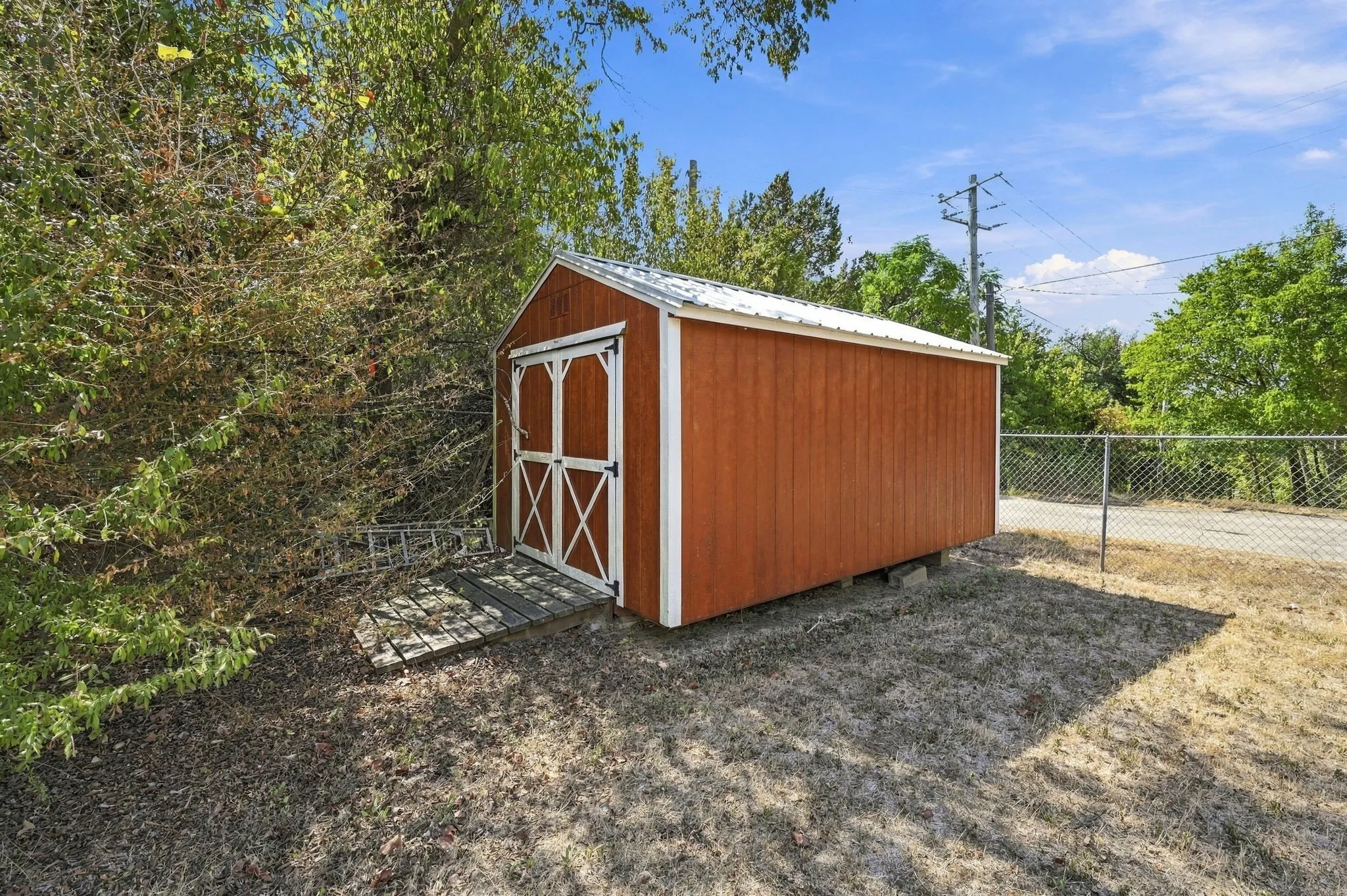 Single Family Residence For Sale in Hill County , 102 Creek Drive, Whitney, Texas 76692, 4 Bedroom, 1 Bathroom, Garage spaces, 1,523 Sqft, built in 0, mls#21395205, Real Estate Agent in Whitney, Homes For Sale in Hill county, Homes For Sale in Whitney, Realtor in Whitney Texas, Real Estate Brokerage Independent Realty Texas, Luminita Cordes Realtor