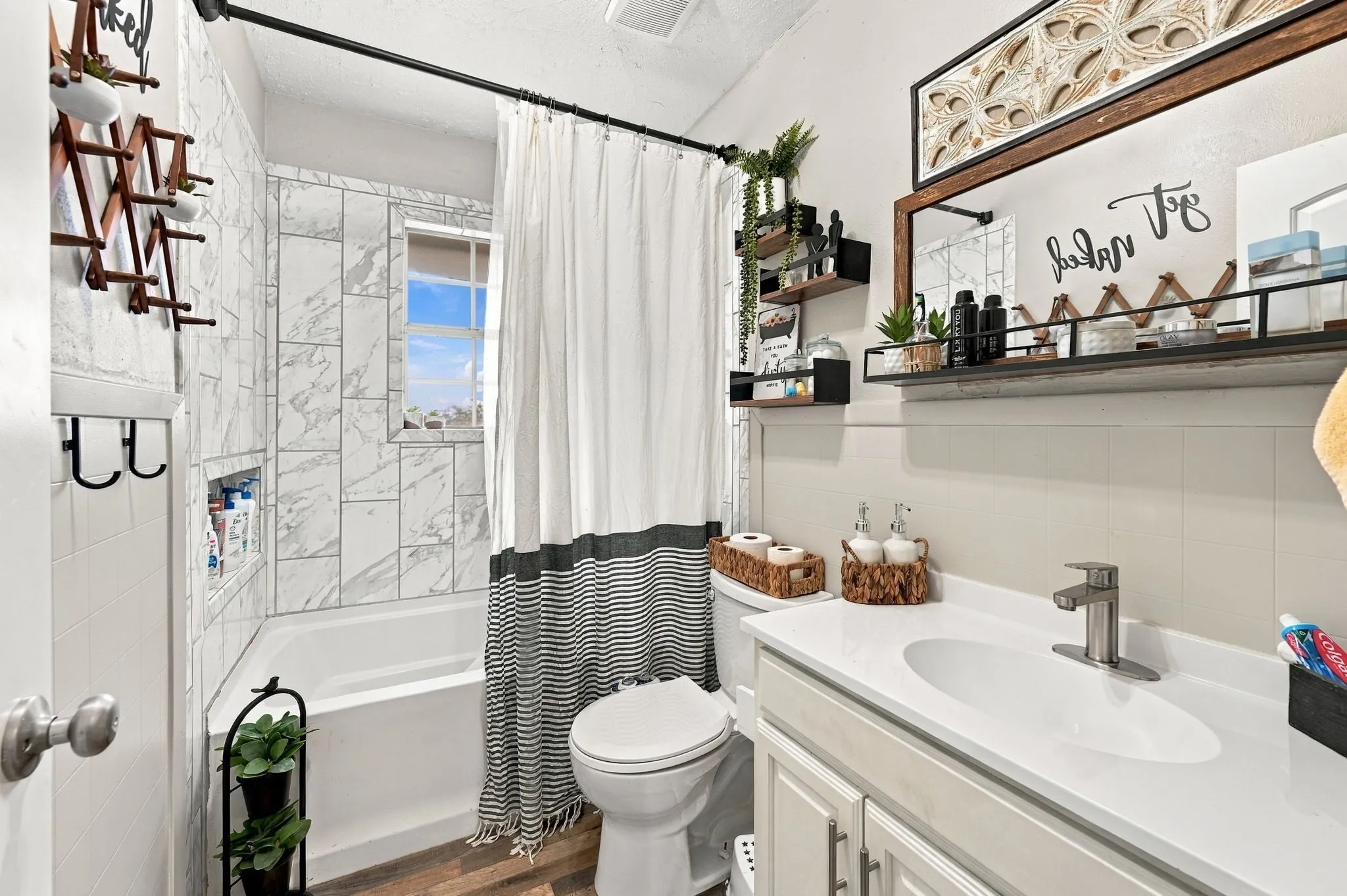 Single Family Residence For Sale in Hill County , 102 Creek Drive, Whitney, Texas 76692, 4 Bedroom, 1 Bathroom, Garage spaces, 1,523 Sqft, built in 0, mls#21395205, Real Estate Agent in Whitney, Homes For Sale in Hill county, Homes For Sale in Whitney, Realtor in Whitney Texas, Real Estate Brokerage Independent Realty Texas, Luminita Cordes Realtor