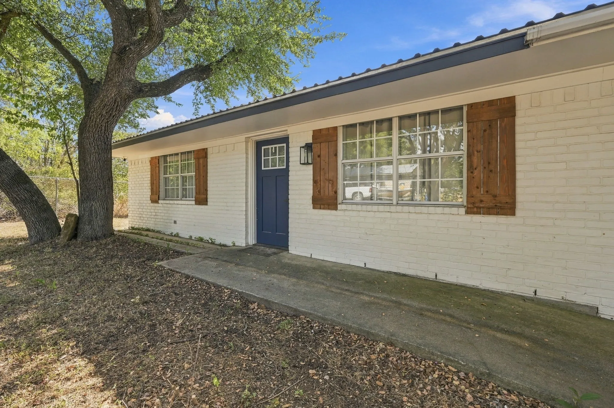 Single Family Residence For Sale in Hill County , 102 Creek Drive, Whitney, Texas 76692, 4 Bedroom, 1 Bathroom, Garage spaces, 1,523 Sqft, built in 0, mls#21395205, Real Estate Agent in Whitney, Homes For Sale in Hill county, Homes For Sale in Whitney, Realtor in Whitney Texas, Real Estate Brokerage Independent Realty Texas, Luminita Cordes Realtor