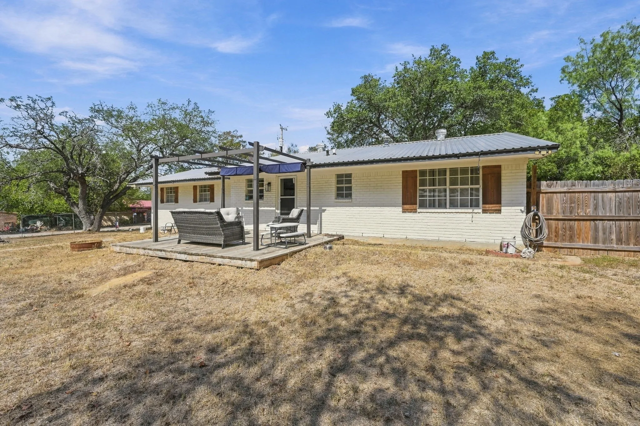 Single Family Residence For Sale in Hill County , 102 Creek Drive, Whitney, Texas 76692, 4 Bedroom, 1 Bathroom, Garage spaces, 1,523 Sqft, built in 0, mls#21395205, Real Estate Agent in Whitney, Homes For Sale in Hill county, Homes For Sale in Whitney, Realtor in Whitney Texas, Real Estate Brokerage Independent Realty Texas, Luminita Cordes Realtor