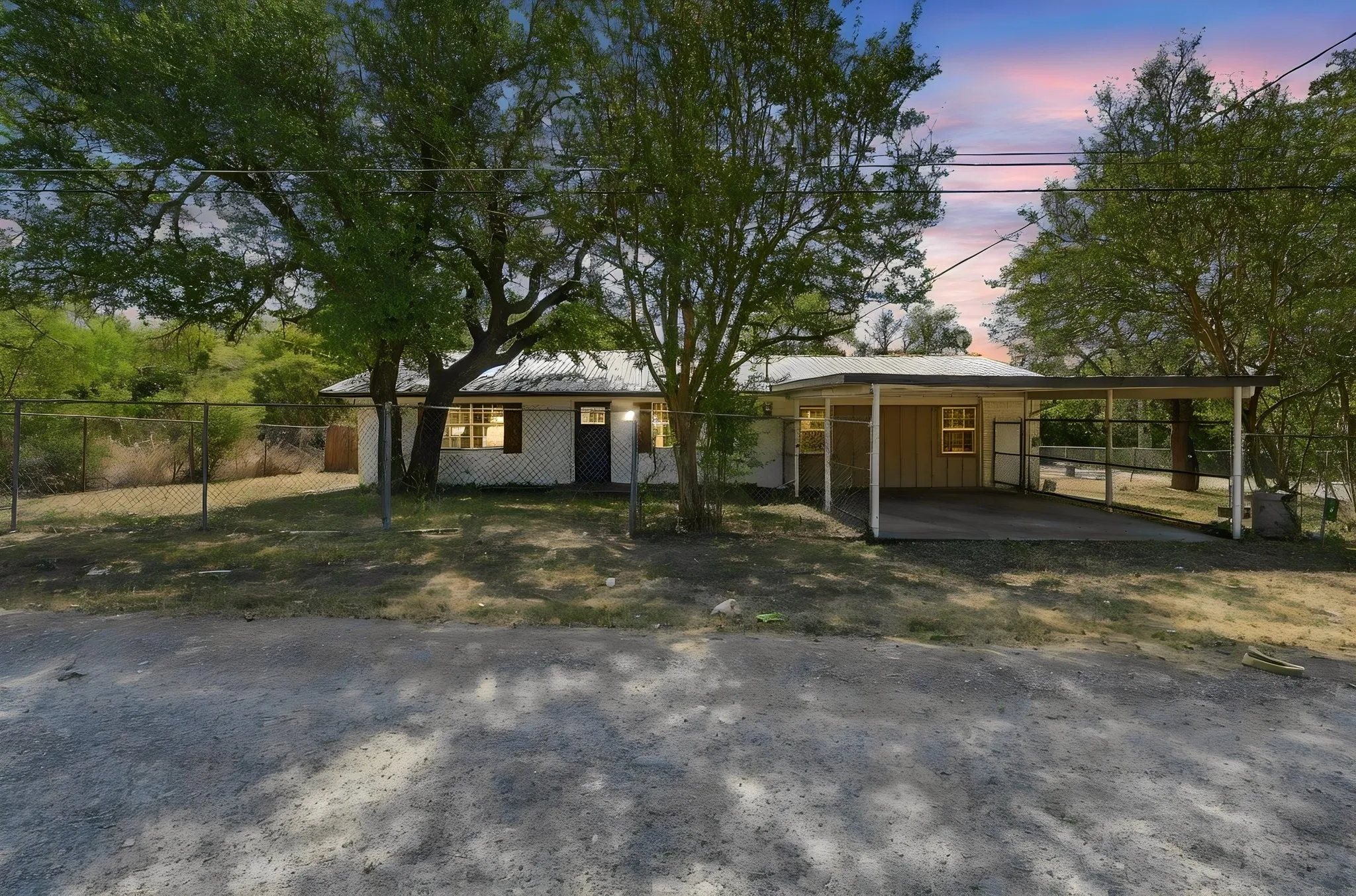 Single Family Residence For Sale in Hill County , 102 Creek Drive, Whitney, Texas 76692, 4 Bedroom, 1 Bathroom, Garage spaces, 1,523 Sqft, built in 0, mls#21395205, Real Estate Agent in Whitney, Homes For Sale in Hill county, Homes For Sale in Whitney, Realtor in Whitney Texas, Real Estate Brokerage Independent Realty Texas, Luminita Cordes Realtor