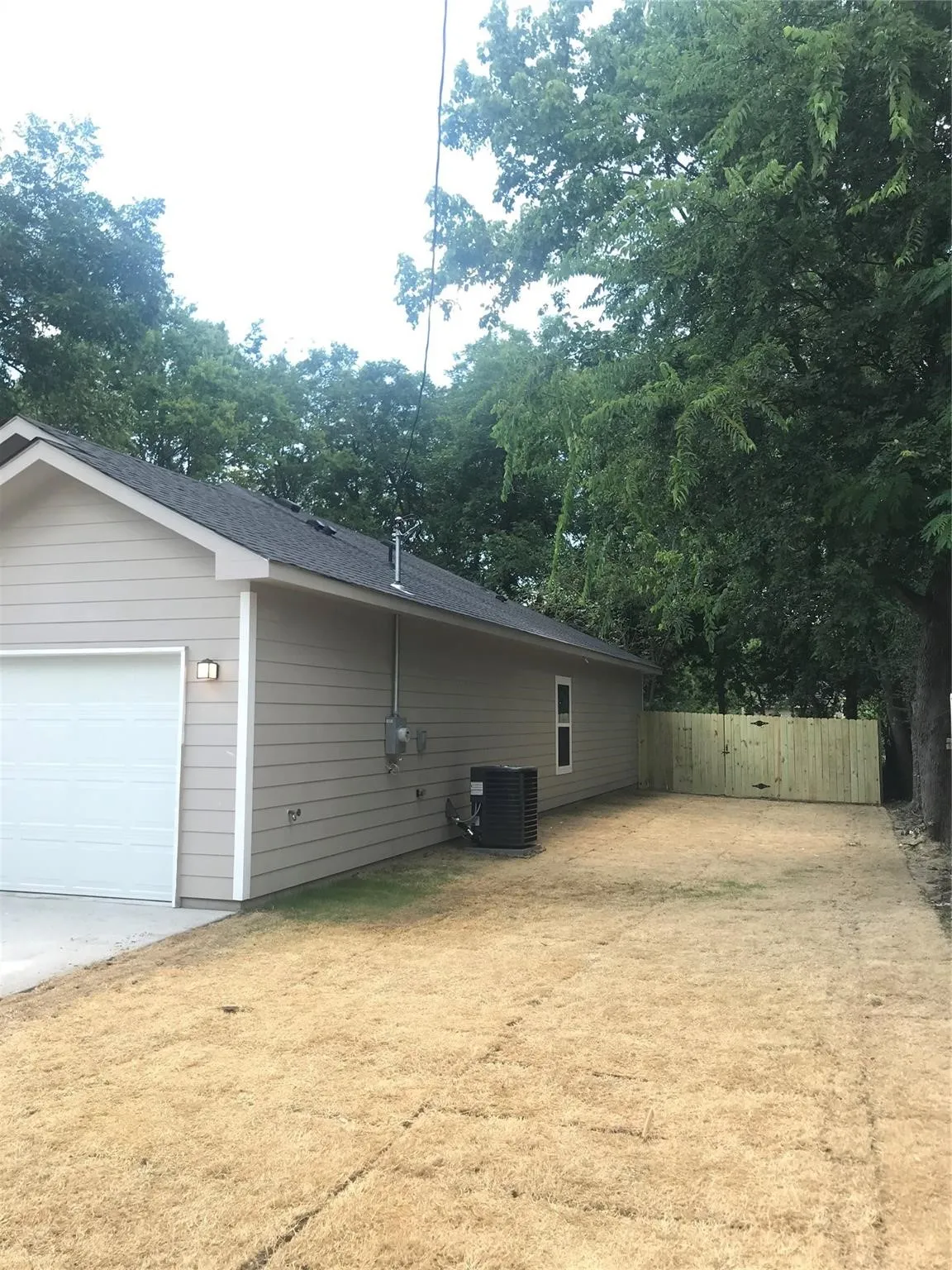 Single Family Residence For Rent in Hunt County , 1719 Park Street, Commerce, Texas 75428, 3 Bedroom, 2 Bathroom, 1 Garage spaces, 1,400 Sqft, built in 2020, mls#21397524, Real Estate Agent in Commerce, Homes For Rent in Hunt county, Homes For Rent in Commerce, Realtor in Commerce Texas, Real Estate Brokerage Independent Realty Texas, Luminita Cordes Realtor