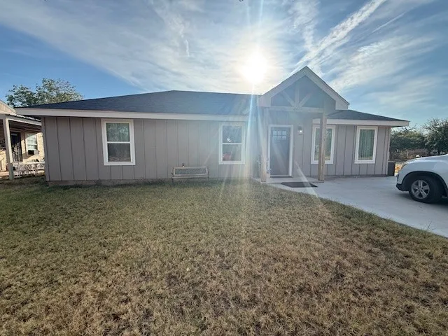 Single Family Residence For Rent in Taylor County , 1581 Oak Street, Abilene, Texas 79602, 3 Bedroom, 2 Bathroom, Garage spaces, 1,284 Sqft, built in 2022, mls#21397529, Real Estate Agent in Abilene, Homes For Rent in Taylor county, Homes For Rent in Abilene, Realtor in Abilene Texas, Real Estate Brokerage Independent Realty Texas, Luminita Cordes Realtor