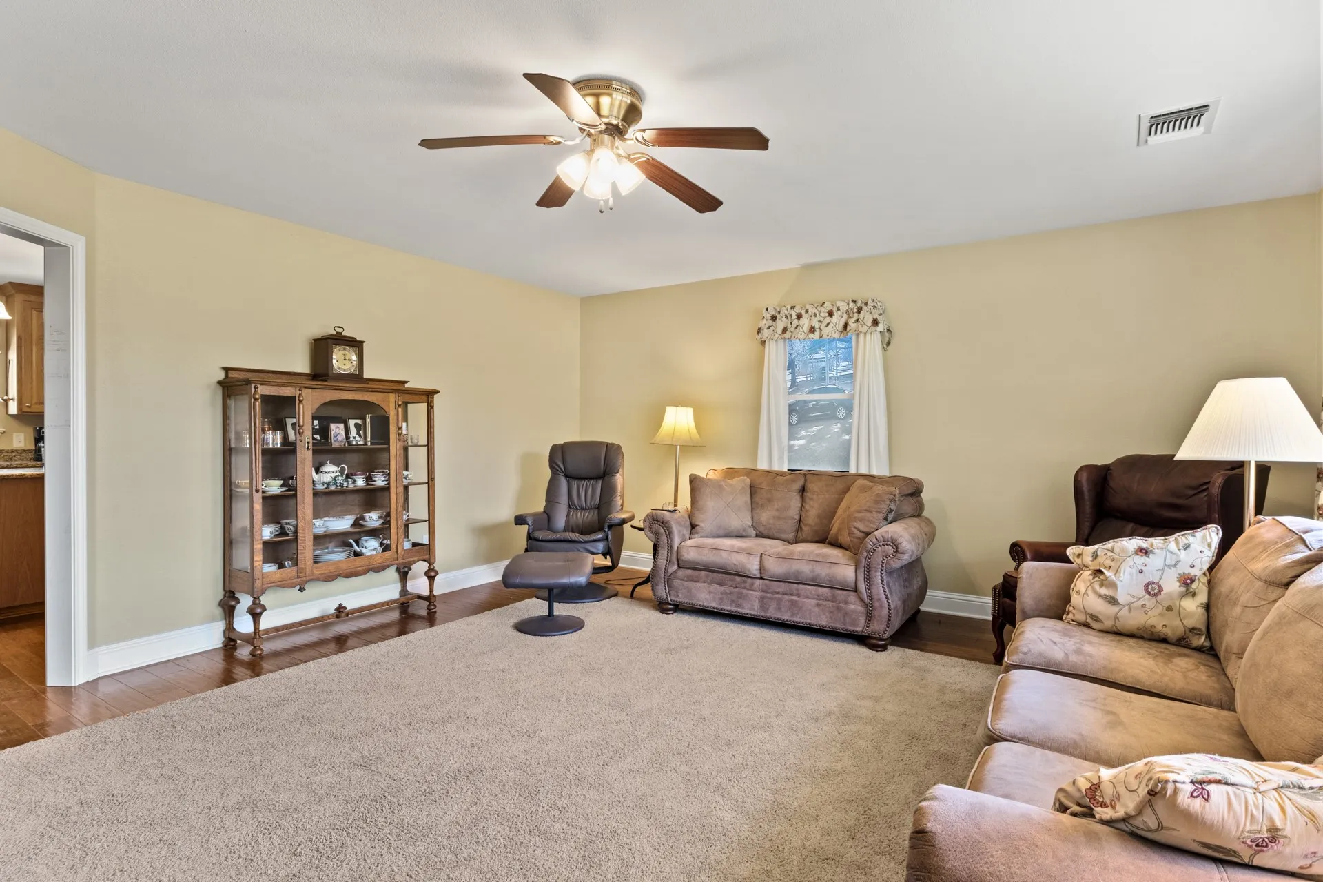 Farm For Sale in Camp County , 579 FM 1522, Pittsburg, Texas 75686, 4 Bedroom, 4 Bathroom, 2 Garage spaces, 2,849 Sqft, built in 1972, mls#21396295, Real Estate Agent in Pittsburg, Homes For Sale in Camp county, Homes For Sale in Pittsburg, Realtor in Pittsburg Texas, Real Estate Brokerage Independent Realty Texas, Luminita Cordes Realtor