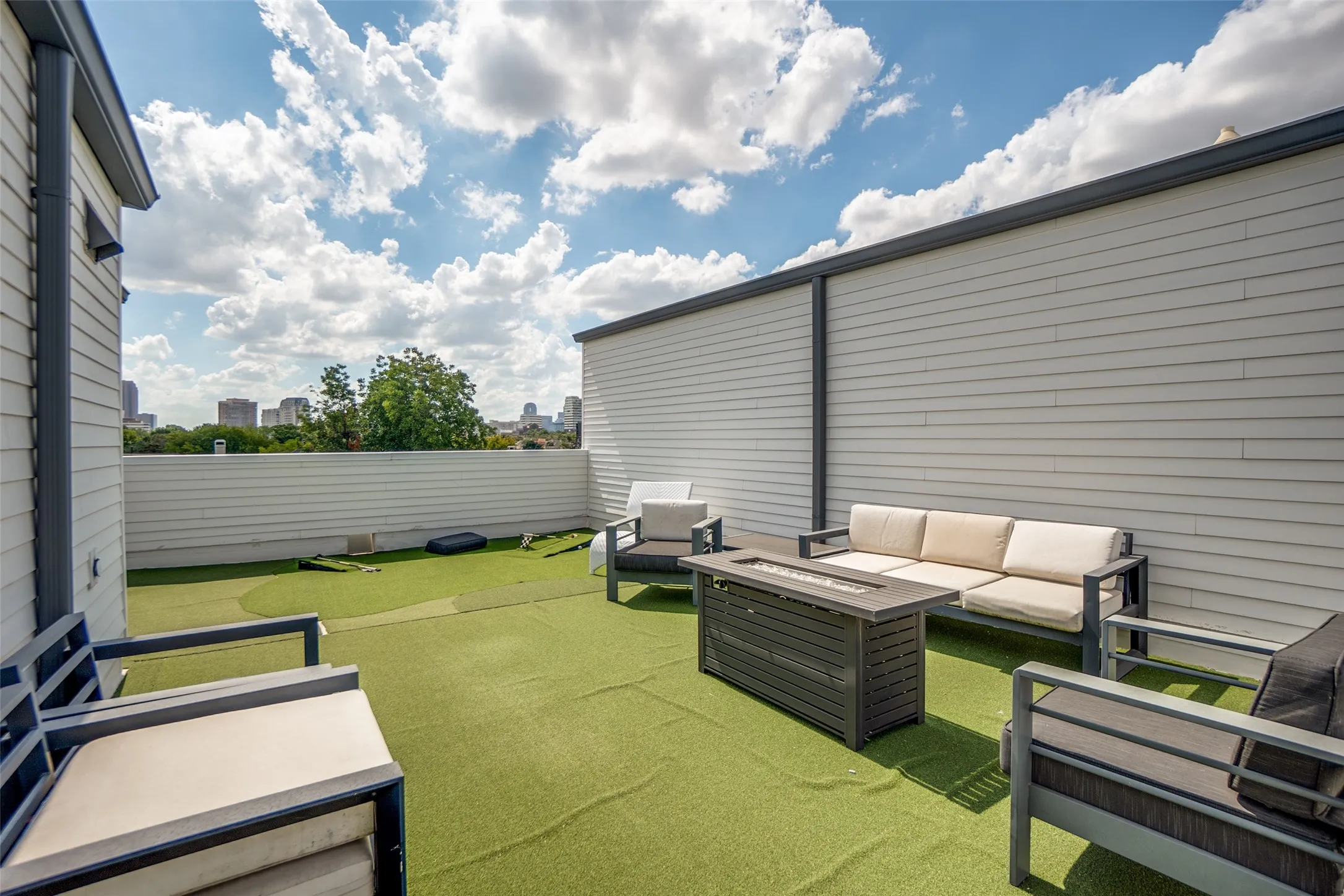 Townhouse For Sale in Dallas County , 4301 Bowser Avenue 104, Dallas, Texas 75219, 2 Bedroom, 3 Bathroom, 2 Garage spaces, 1,792 Sqft, built in 2021, mls#21397538, Real Estate Agent in Dallas, Homes For Sale in Dallas county, Homes For Sale in Dallas, Realtor in Dallas Texas, Real Estate Brokerage Independent Realty Texas, Luminita Cordes Realtor