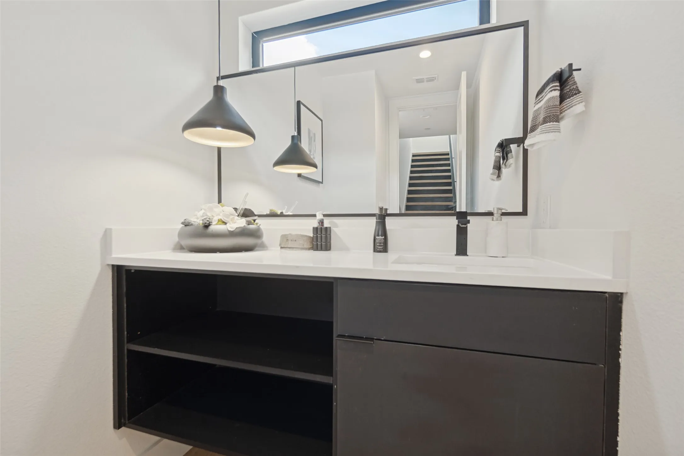 Townhouse For Sale in Dallas County , 4301 Bowser Avenue 104, Dallas, Texas 75219, 2 Bedroom, 3 Bathroom, 2 Garage spaces, 1,792 Sqft, built in 2021, mls#21397538, Real Estate Agent in Dallas, Homes For Sale in Dallas county, Homes For Sale in Dallas, Realtor in Dallas Texas, Real Estate Brokerage Independent Realty Texas, Luminita Cordes Realtor