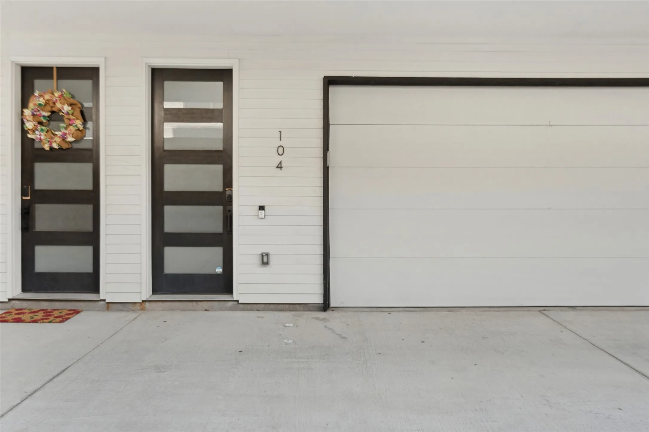 Townhouse For Sale in Dallas County , 4301 Bowser Avenue 104, Dallas, Texas 75219, 2 Bedroom, 3 Bathroom, 2 Garage spaces, 1,792 Sqft, built in 2021, mls#21397538, Real Estate Agent in Dallas, Homes For Sale in Dallas county, Homes For Sale in Dallas, Realtor in Dallas Texas, Real Estate Brokerage Independent Realty Texas, Luminita Cordes Realtor