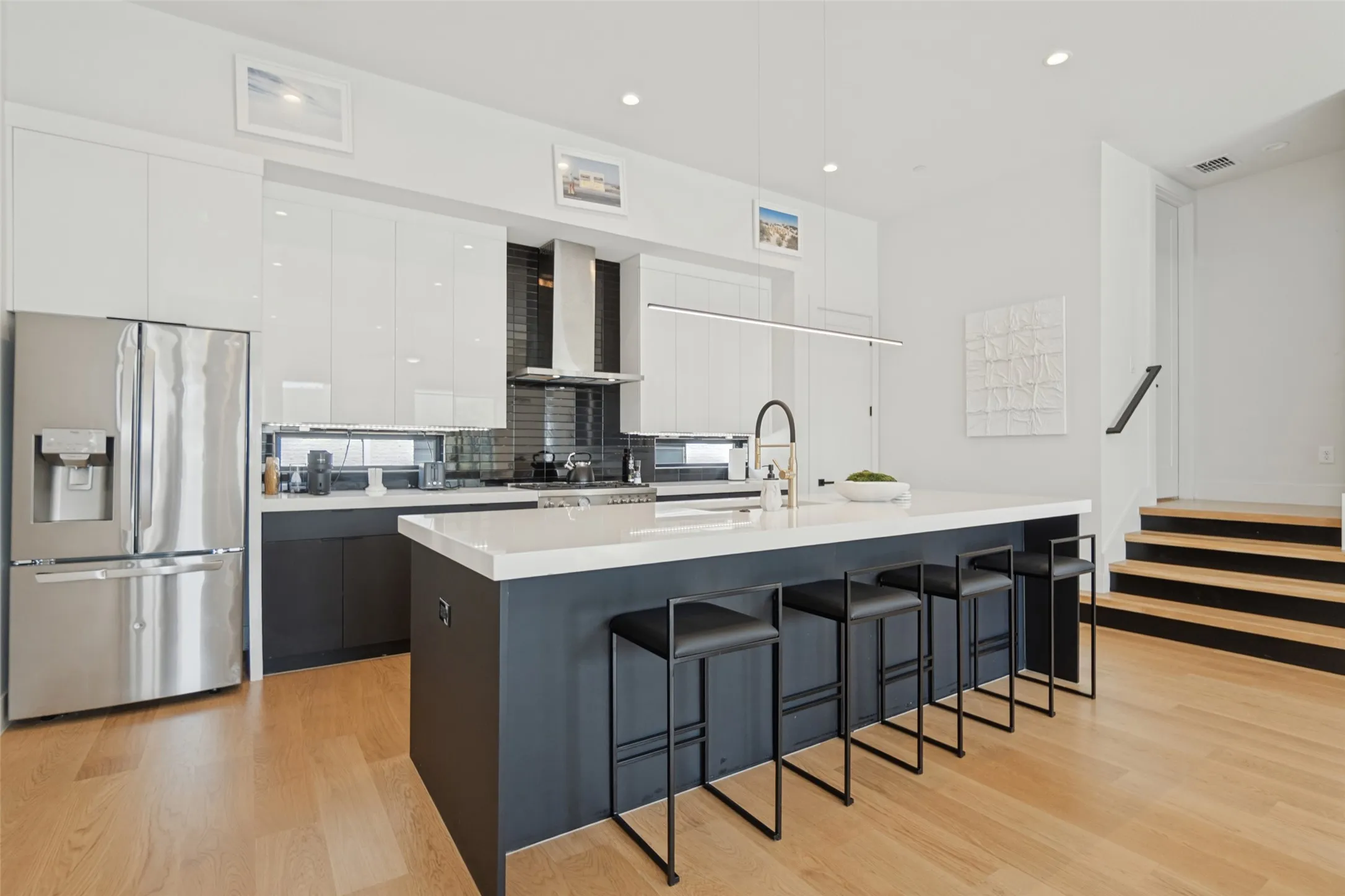 Townhouse For Sale in Dallas County , 4301 Bowser Avenue 104, Dallas, Texas 75219, 2 Bedroom, 3 Bathroom, 2 Garage spaces, 1,792 Sqft, built in 2021, mls#21397538, Real Estate Agent in Dallas, Homes For Sale in Dallas county, Homes For Sale in Dallas, Realtor in Dallas Texas, Real Estate Brokerage Independent Realty Texas, Luminita Cordes Realtor