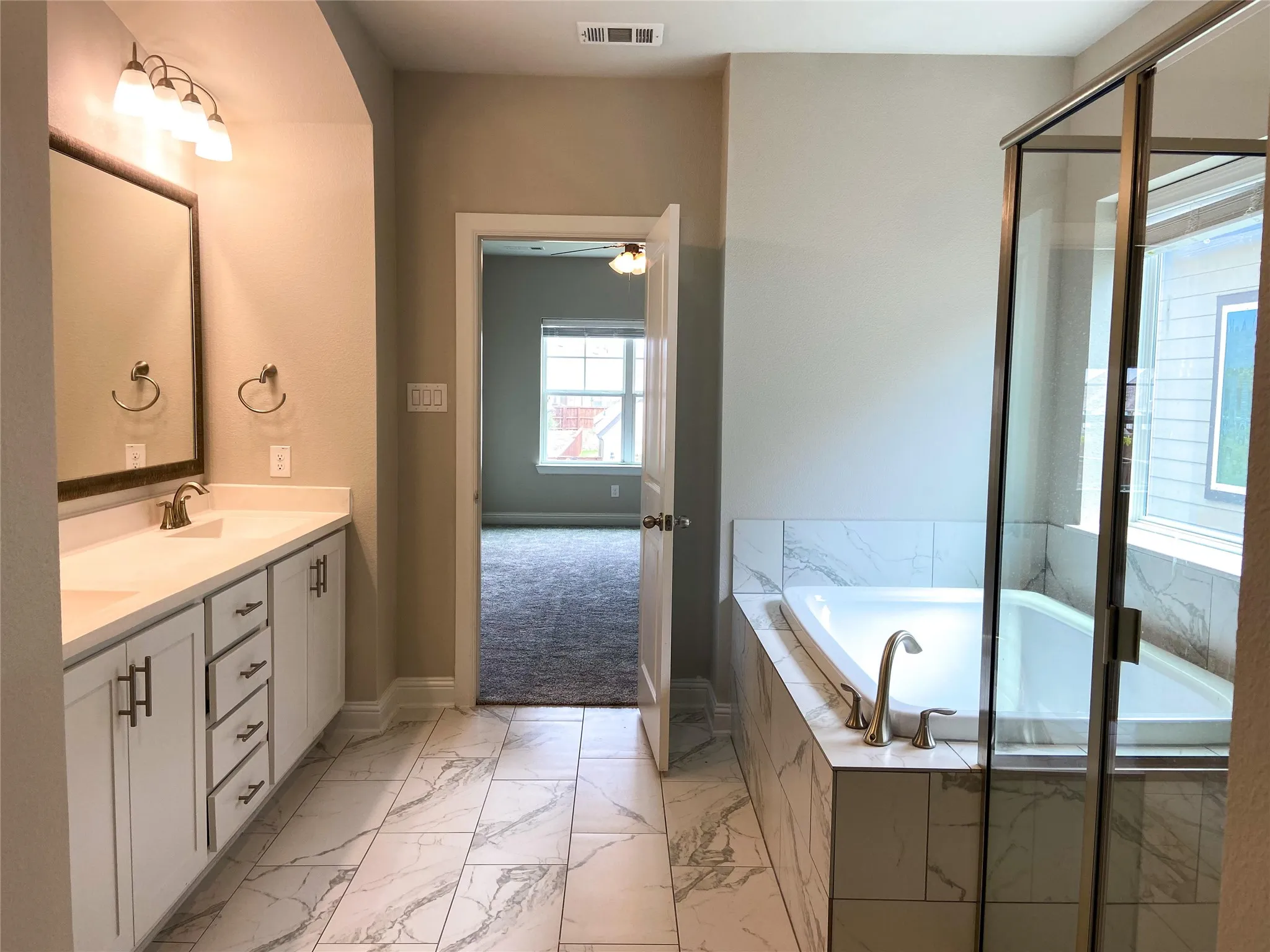 Single Family Residence For Rent in Parker County , 13629 Sweetwalk Place, Fort Worth, Texas 76008, 4 Bedroom, 3 Bathroom, 2 Garage spaces, 2,656 Sqft, built in 2018, mls#21397432, Real Estate Agent in Fort Worth, Homes For Rent in Parker county, Homes For Rent in Fort Worth, Realtor in Fort Worth Texas, Real Estate Brokerage Independent Realty Texas, Luminita Cordes Realtor