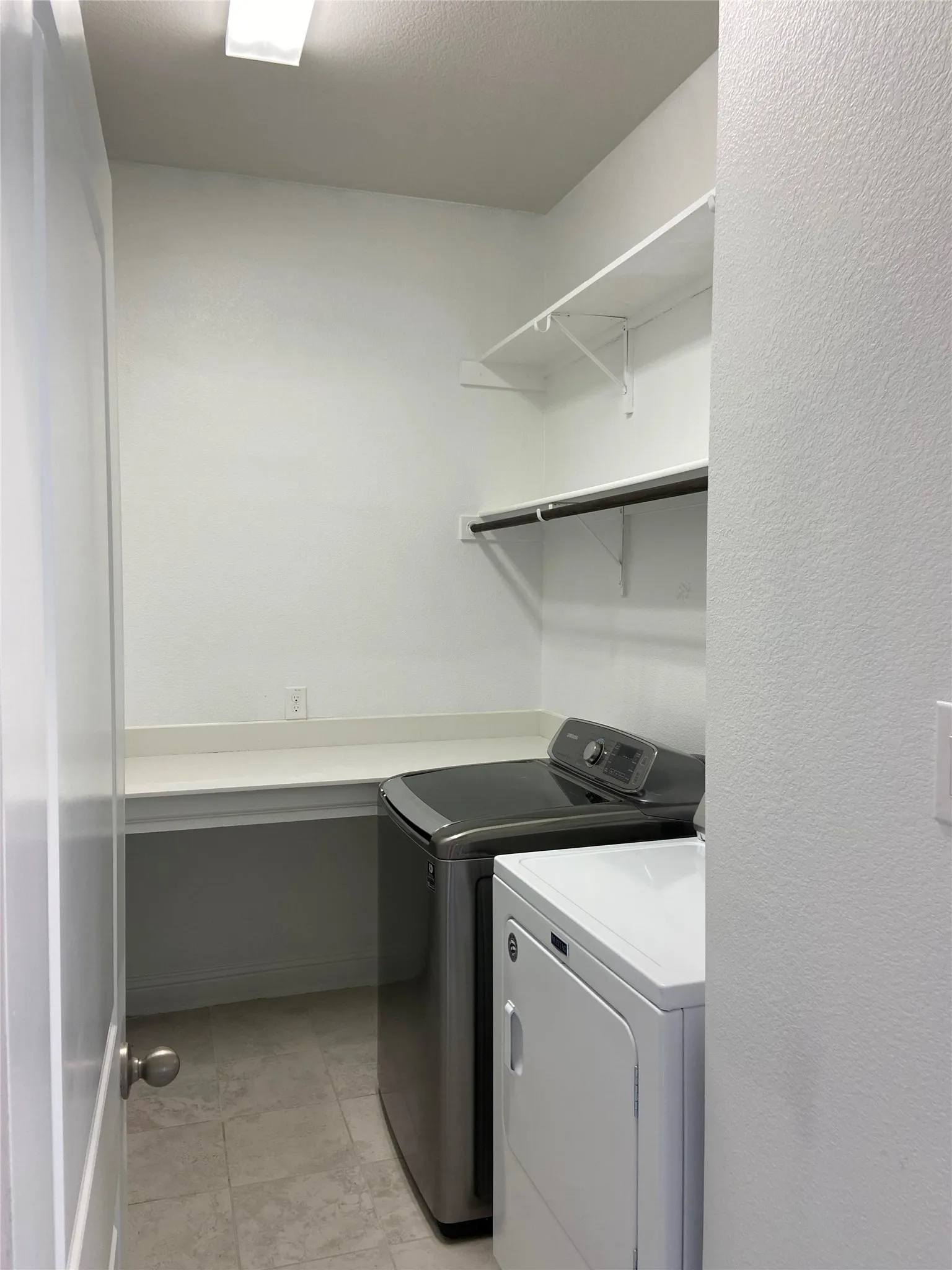 Single Family Residence For Rent in Parker County , 13629 Sweetwalk Place, Fort Worth, Texas 76008, 4 Bedroom, 3 Bathroom, 2 Garage spaces, 2,656 Sqft, built in 2018, mls#21397432, Real Estate Agent in Fort Worth, Homes For Rent in Parker county, Homes For Rent in Fort Worth, Realtor in Fort Worth Texas, Real Estate Brokerage Independent Realty Texas, Luminita Cordes Realtor