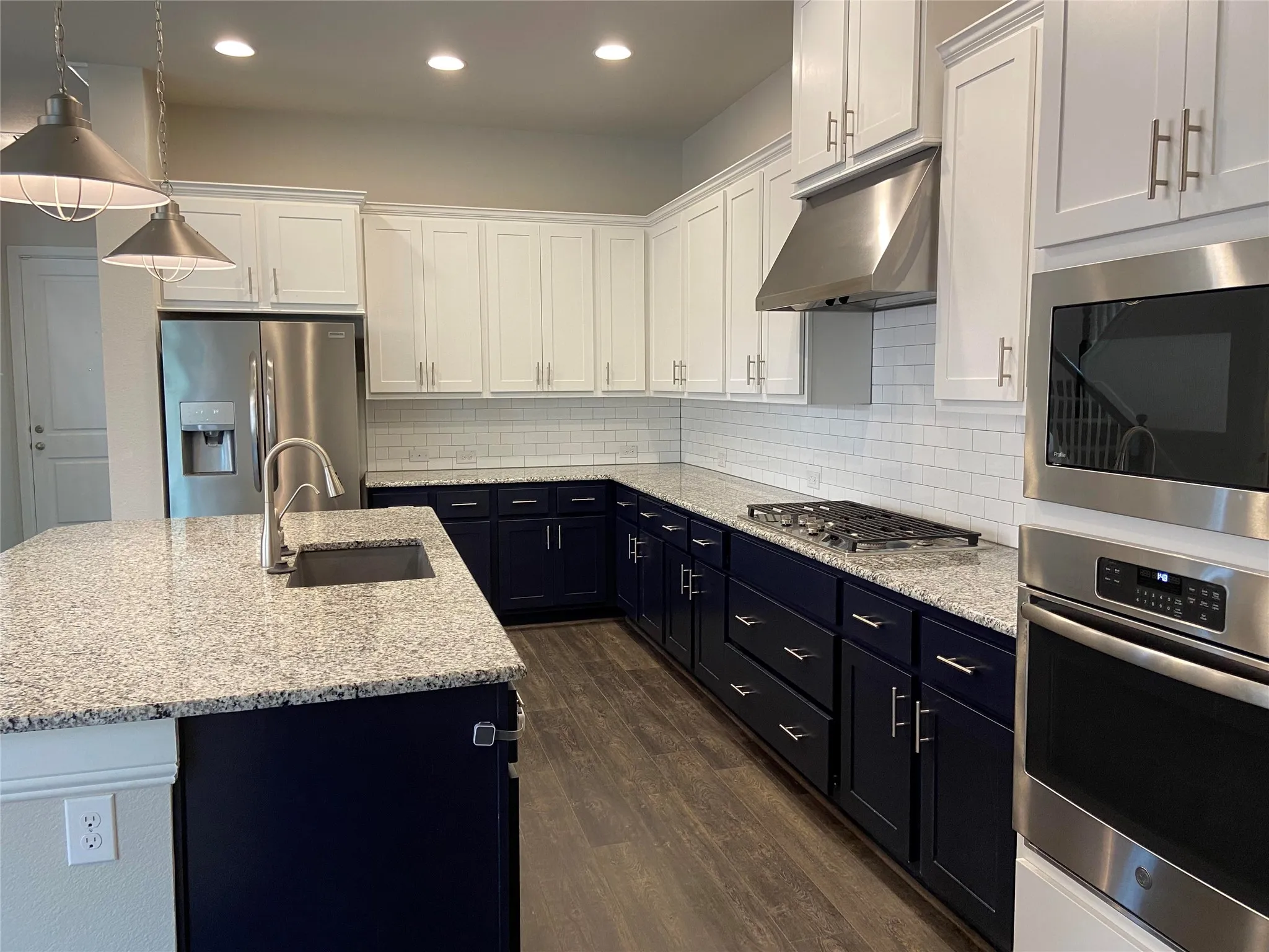 Single Family Residence For Rent in Parker County , 13629 Sweetwalk Place, Fort Worth, Texas 76008, 4 Bedroom, 3 Bathroom, 2 Garage spaces, 2,656 Sqft, built in 2018, mls#21397432, Real Estate Agent in Fort Worth, Homes For Rent in Parker county, Homes For Rent in Fort Worth, Realtor in Fort Worth Texas, Real Estate Brokerage Independent Realty Texas, Luminita Cordes Realtor