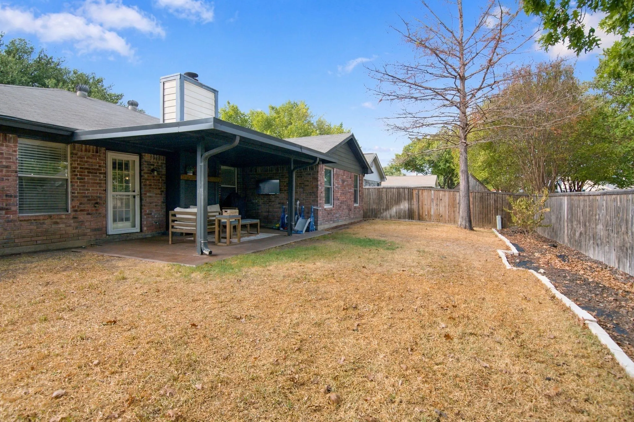 Single Family Residence For Sale in Tarrant County , 6832 Lyndale Drive, Watauga, Texas 76148, 3 Bedroom, 2 Bathroom, 2 Garage spaces, 1,807 Sqft, built in 1988, mls#21397541, Real Estate Agent in Watauga, Homes For Sale in Tarrant county, Homes For Sale in Watauga, Realtor in Watauga Texas, Real Estate Brokerage Independent Realty Texas, Luminita Cordes Realtor