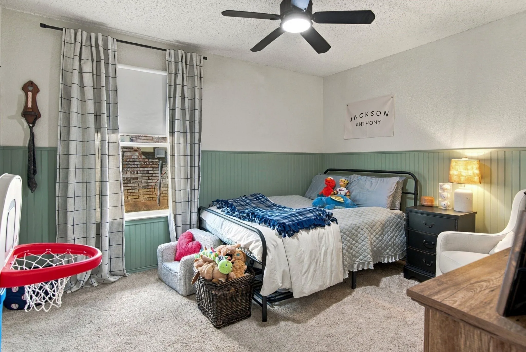 Single Family Residence For Sale in Tarrant County , 6832 Lyndale Drive, Watauga, Texas 76148, 3 Bedroom, 2 Bathroom, 2 Garage spaces, 1,807 Sqft, built in 1988, mls#21397541, Real Estate Agent in Watauga, Homes For Sale in Tarrant county, Homes For Sale in Watauga, Realtor in Watauga Texas, Real Estate Brokerage Independent Realty Texas, Luminita Cordes Realtor