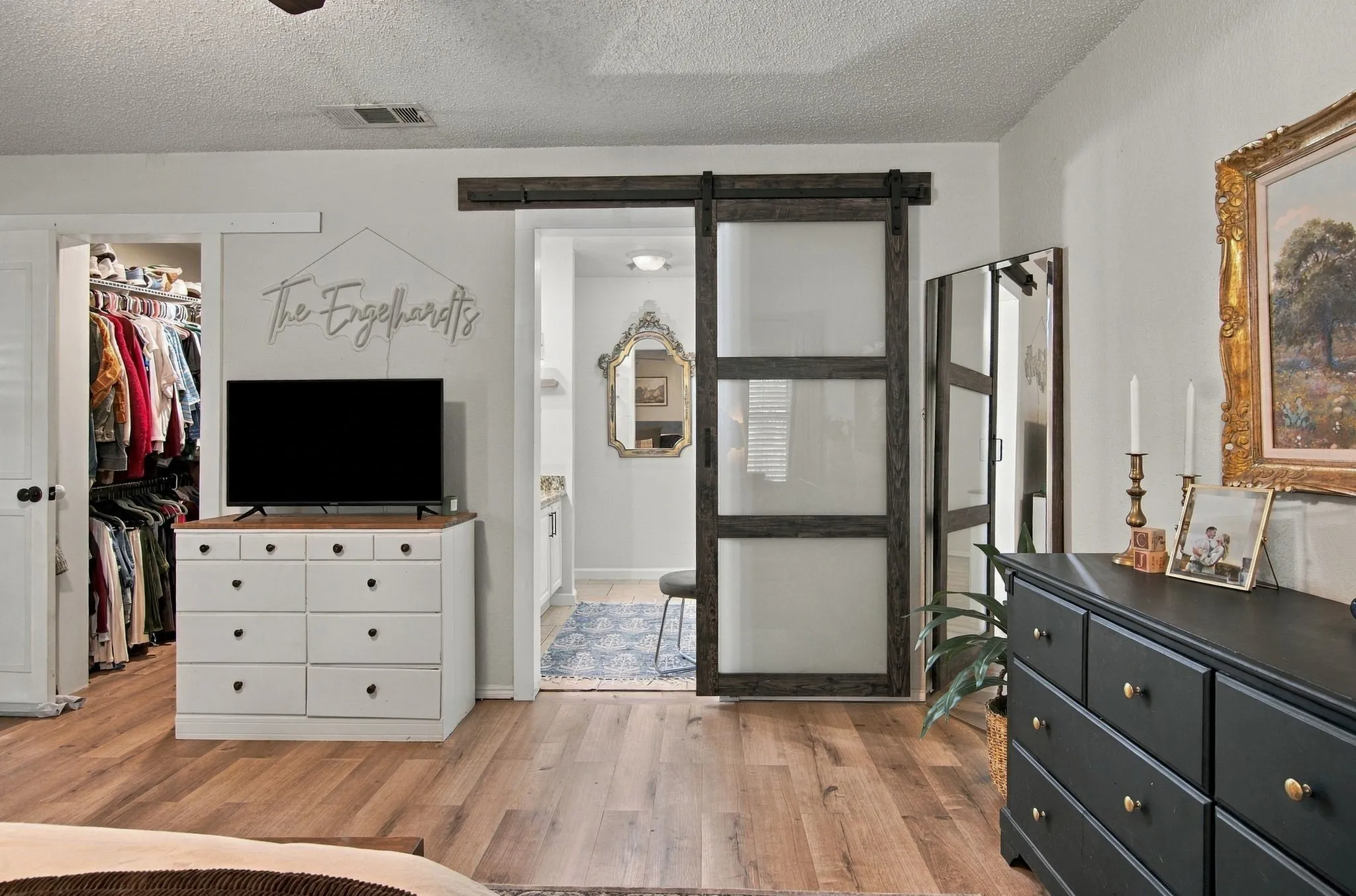Single Family Residence For Sale in Tarrant County , 6832 Lyndale Drive, Watauga, Texas 76148, 3 Bedroom, 2 Bathroom, 2 Garage spaces, 1,807 Sqft, built in 1988, mls#21397541, Real Estate Agent in Watauga, Homes For Sale in Tarrant county, Homes For Sale in Watauga, Realtor in Watauga Texas, Real Estate Brokerage Independent Realty Texas, Luminita Cordes Realtor