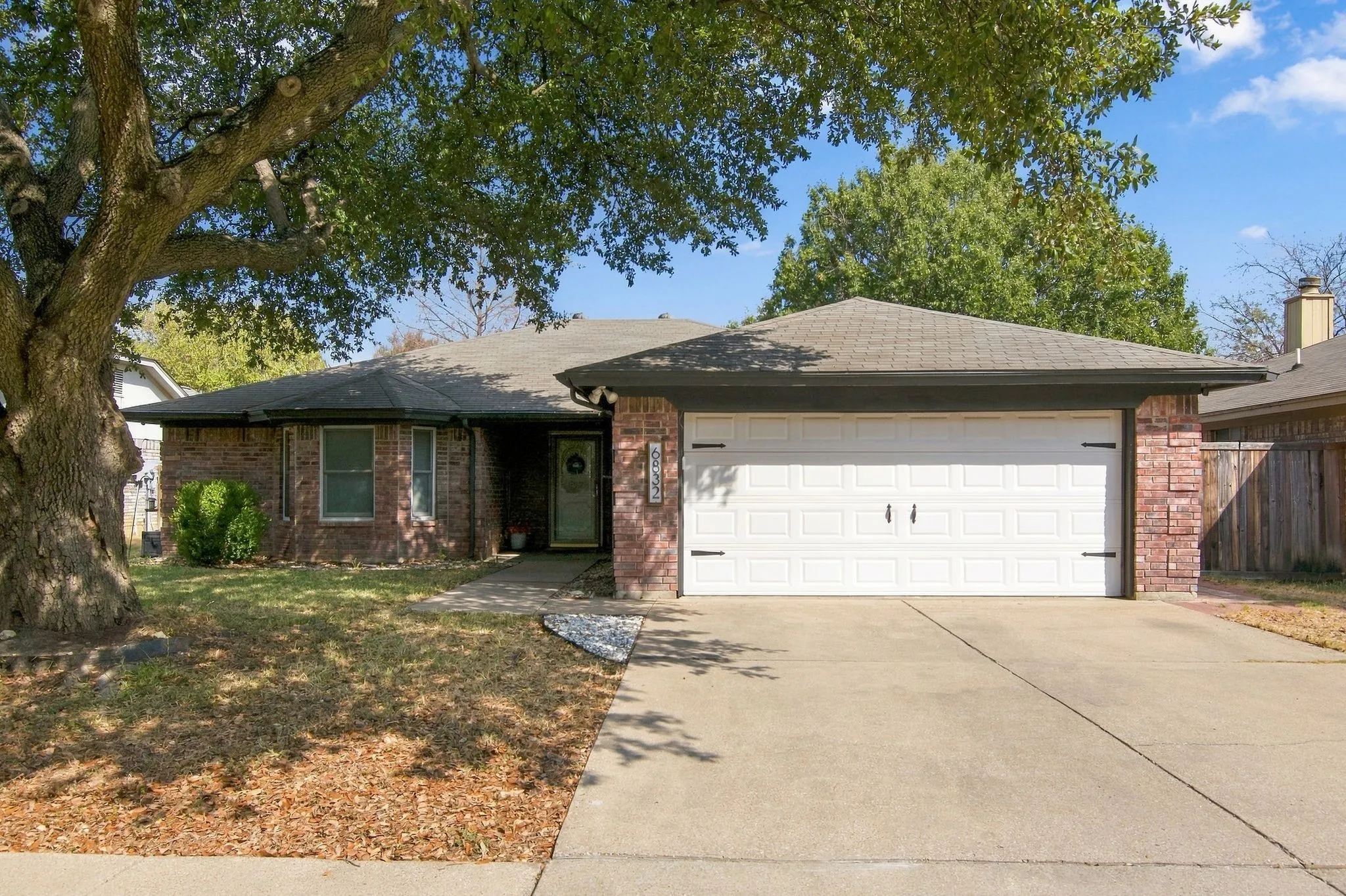 Single Family Residence For Sale in Tarrant County , 6832 Lyndale Drive, Watauga, Texas 76148, 3 Bedroom, 2 Bathroom, 2 Garage spaces, 1,807 Sqft, built in 1988, mls#21397541, Real Estate Agent in Watauga, Homes For Sale in Tarrant county, Homes For Sale in Watauga, Realtor in Watauga Texas, Real Estate Brokerage Independent Realty Texas, Luminita Cordes Realtor