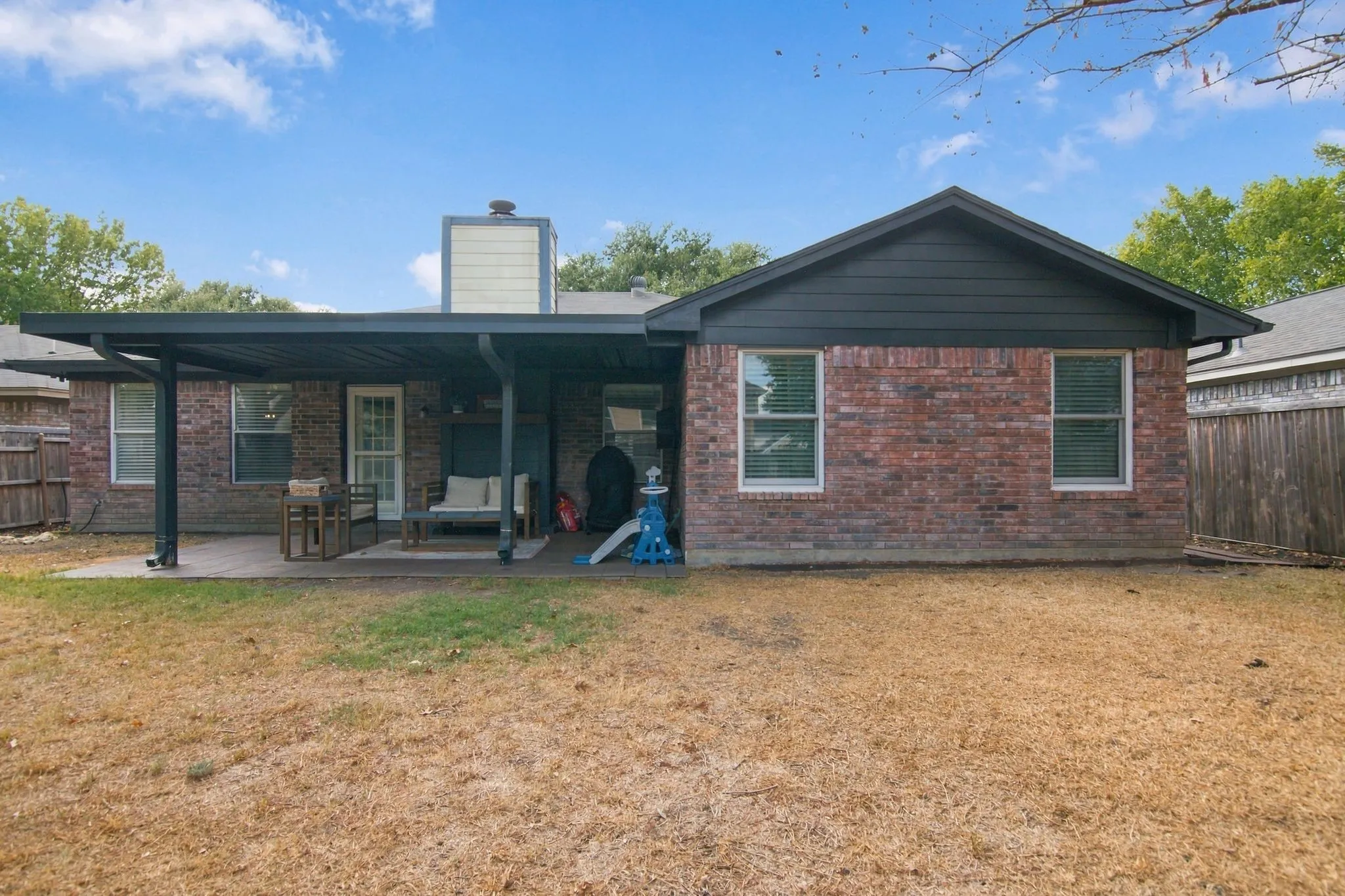 Single Family Residence For Sale in Tarrant County , 6832 Lyndale Drive, Watauga, Texas 76148, 3 Bedroom, 2 Bathroom, 2 Garage spaces, 1,807 Sqft, built in 1988, mls#21397541, Real Estate Agent in Watauga, Homes For Sale in Tarrant county, Homes For Sale in Watauga, Realtor in Watauga Texas, Real Estate Brokerage Independent Realty Texas, Luminita Cordes Realtor
