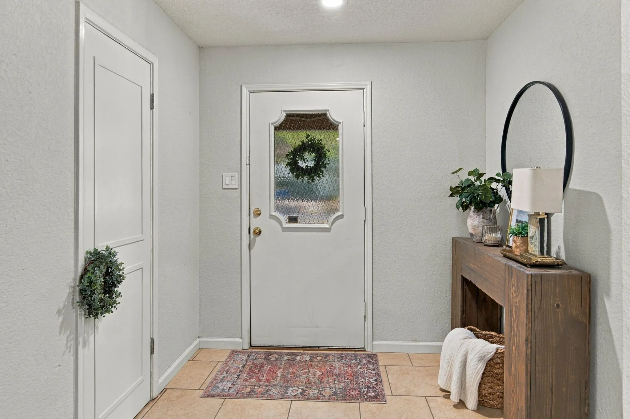 Single Family Residence For Sale in Tarrant County , 6832 Lyndale Drive, Watauga, Texas 76148, 3 Bedroom, 2 Bathroom, 2 Garage spaces, 1,807 Sqft, built in 1988, mls#21397541, Real Estate Agent in Watauga, Homes For Sale in Tarrant county, Homes For Sale in Watauga, Realtor in Watauga Texas, Real Estate Brokerage Independent Realty Texas, Luminita Cordes Realtor