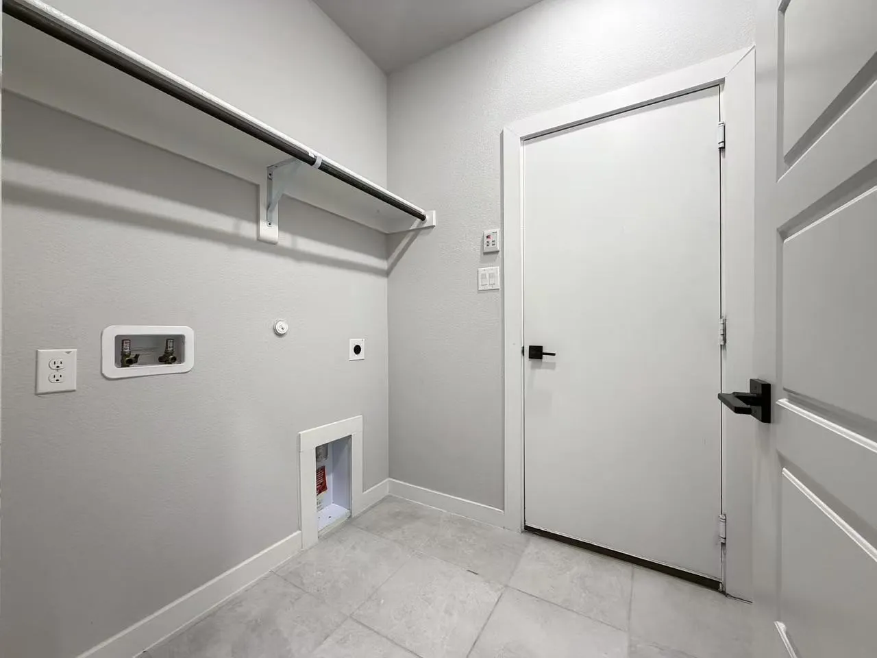 Single Family Residence For Rent in Collin County , 4008 Nightingale Street, Celina, Texas 75009, 4 Bedroom, 3 Bathroom, 2 Garage spaces, 2,040 Sqft, built in 2021, mls#21397531, Real Estate Agent in Celina, Homes For Rent in Collin county, Homes For Rent in Celina, Realtor in Celina Texas, Real Estate Brokerage Independent Realty Texas, Luminita Cordes Realtor