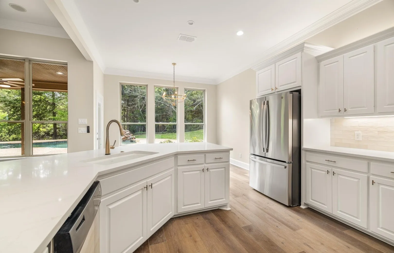 Single Family Residence For Sale in Smith County , 333 Hines Crossing, Bullard, Texas 75757, 4 Bedroom, 4 Bathroom, 3 Garage spaces, 2,827 Sqft, built in 2007, mls#21392074, Real Estate Agent in Bullard, Homes For Sale in Smith county, Homes For Sale in Bullard, Realtor in Bullard Texas, Real Estate Brokerage Independent Realty Texas, Luminita Cordes Realtor