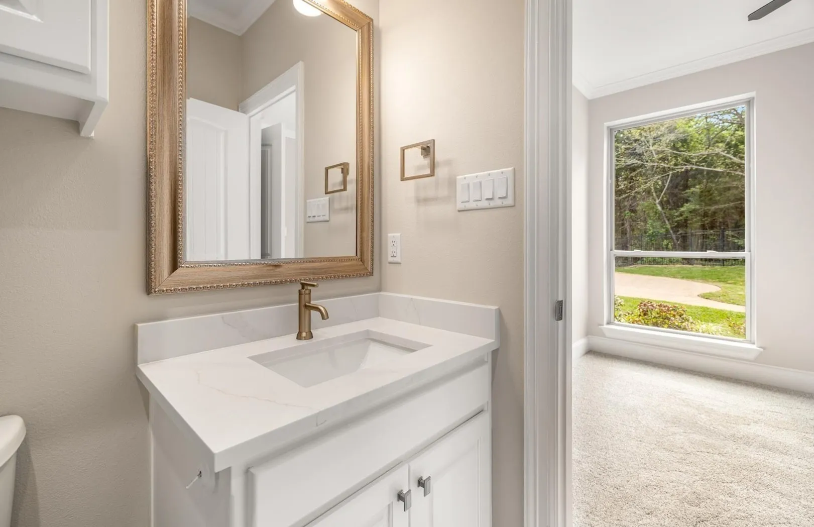 Single Family Residence For Sale in Smith County , 333 Hines Crossing, Bullard, Texas 75757, 4 Bedroom, 4 Bathroom, 3 Garage spaces, 2,827 Sqft, built in 2007, mls#21392074, Real Estate Agent in Bullard, Homes For Sale in Smith county, Homes For Sale in Bullard, Realtor in Bullard Texas, Real Estate Brokerage Independent Realty Texas, Luminita Cordes Realtor