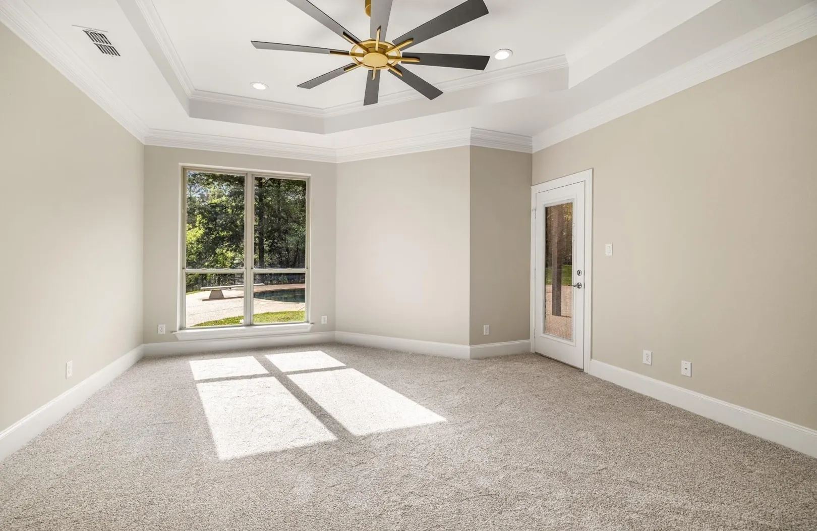 Single Family Residence For Sale in Smith County , 333 Hines Crossing, Bullard, Texas 75757, 4 Bedroom, 4 Bathroom, 3 Garage spaces, 2,827 Sqft, built in 2007, mls#21392074, Real Estate Agent in Bullard, Homes For Sale in Smith county, Homes For Sale in Bullard, Realtor in Bullard Texas, Real Estate Brokerage Independent Realty Texas, Luminita Cordes Realtor