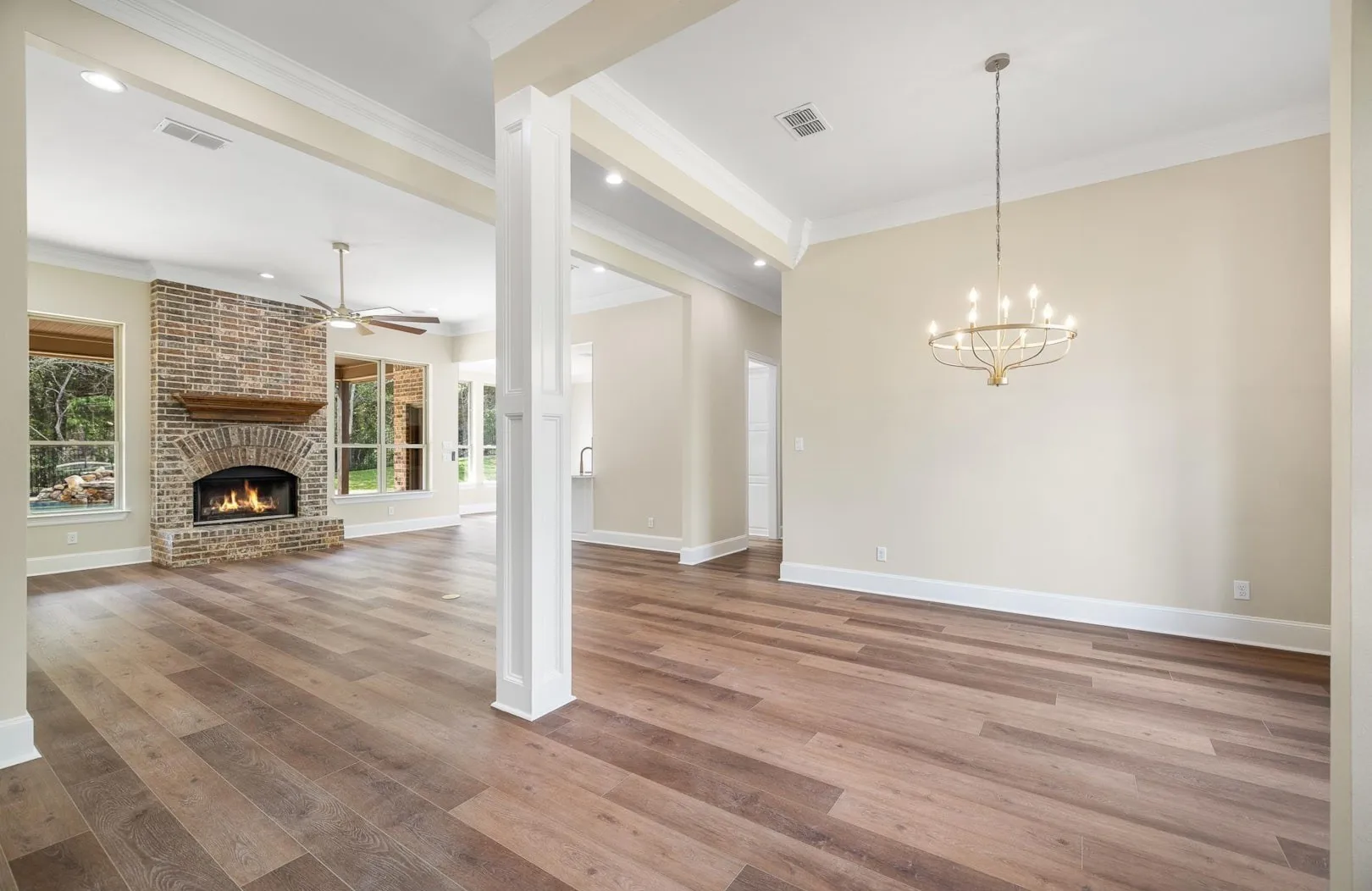 Single Family Residence For Sale in Smith County , 333 Hines Crossing, Bullard, Texas 75757, 4 Bedroom, 4 Bathroom, 3 Garage spaces, 2,827 Sqft, built in 2007, mls#21392074, Real Estate Agent in Bullard, Homes For Sale in Smith county, Homes For Sale in Bullard, Realtor in Bullard Texas, Real Estate Brokerage Independent Realty Texas, Luminita Cordes Realtor