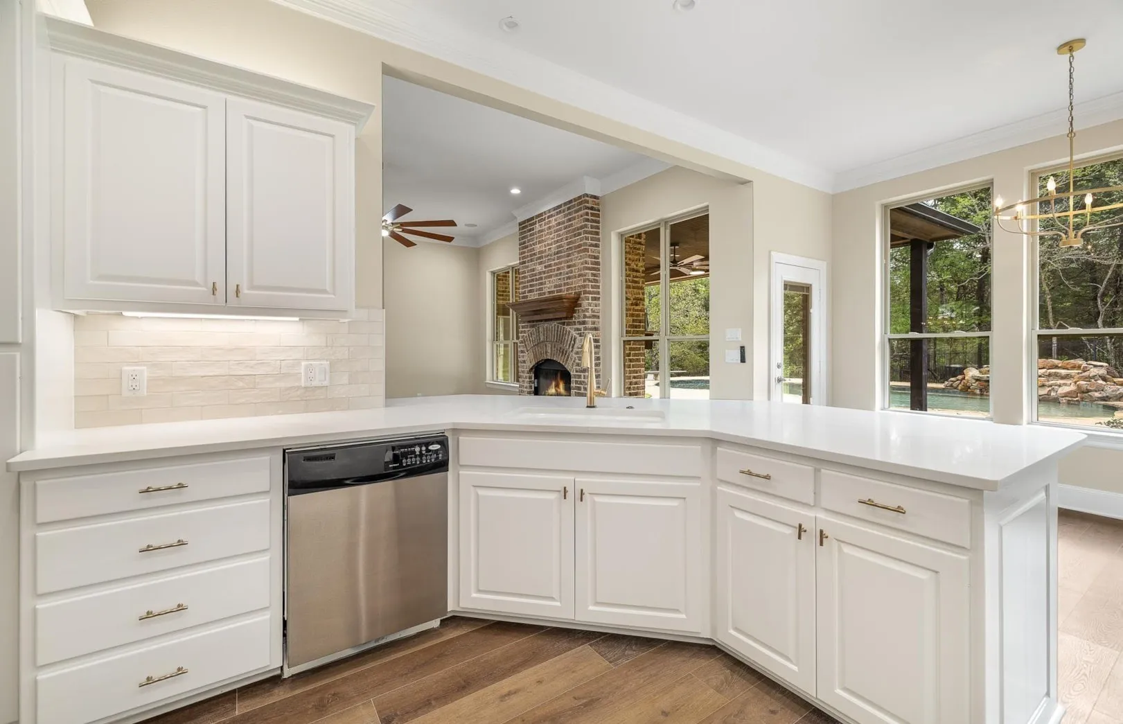 Single Family Residence For Sale in Smith County , 333 Hines Crossing, Bullard, Texas 75757, 4 Bedroom, 4 Bathroom, 3 Garage spaces, 2,827 Sqft, built in 2007, mls#21392074, Real Estate Agent in Bullard, Homes For Sale in Smith county, Homes For Sale in Bullard, Realtor in Bullard Texas, Real Estate Brokerage Independent Realty Texas, Luminita Cordes Realtor
