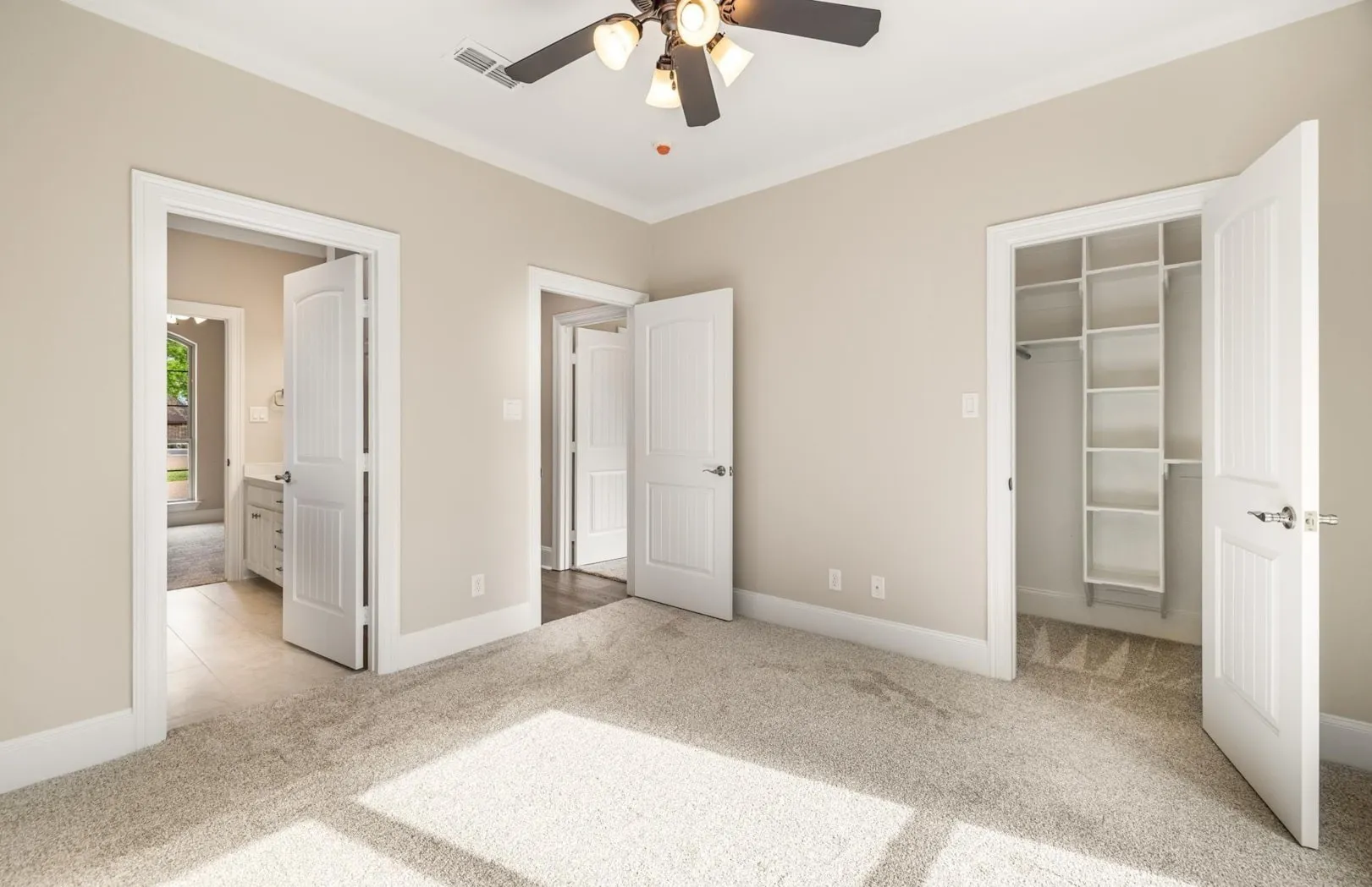 Single Family Residence For Sale in Smith County , 333 Hines Crossing, Bullard, Texas 75757, 4 Bedroom, 4 Bathroom, 3 Garage spaces, 2,827 Sqft, built in 2007, mls#21392074, Real Estate Agent in Bullard, Homes For Sale in Smith county, Homes For Sale in Bullard, Realtor in Bullard Texas, Real Estate Brokerage Independent Realty Texas, Luminita Cordes Realtor