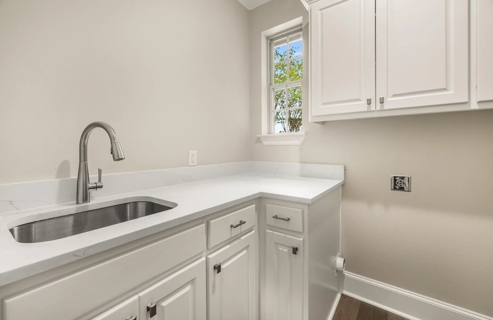 Single Family Residence For Sale in Smith County , 333 Hines Crossing, Bullard, Texas 75757, 4 Bedroom, 4 Bathroom, 3 Garage spaces, 2,827 Sqft, built in 2007, mls#21392074, Real Estate Agent in Bullard, Homes For Sale in Smith county, Homes For Sale in Bullard, Realtor in Bullard Texas, Real Estate Brokerage Independent Realty Texas, Luminita Cordes Realtor