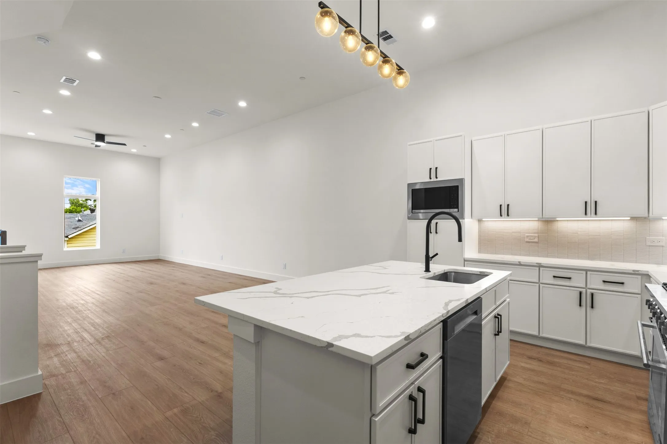 Townhouse For Sale in Dallas County , 2203 Hondo Avenue 305, Dallas, Texas 75219, 3 Bedroom, 4 Bathroom, 2 Garage spaces, 2,440 Sqft, built in 2025, mls#21394998, Real Estate Agent in Dallas, Homes For Sale in Dallas county, Homes For Sale in Dallas, Realtor in Dallas Texas, Real Estate Brokerage Independent Realty Texas, Luminita Cordes Realtor