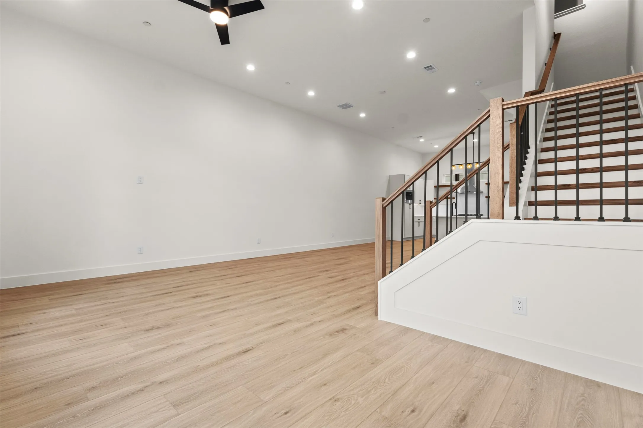 Townhouse For Sale in Dallas County , 2203 Hondo Avenue 305, Dallas, Texas 75219, 3 Bedroom, 4 Bathroom, 2 Garage spaces, 2,440 Sqft, built in 2025, mls#21394998, Real Estate Agent in Dallas, Homes For Sale in Dallas county, Homes For Sale in Dallas, Realtor in Dallas Texas, Real Estate Brokerage Independent Realty Texas, Luminita Cordes Realtor
