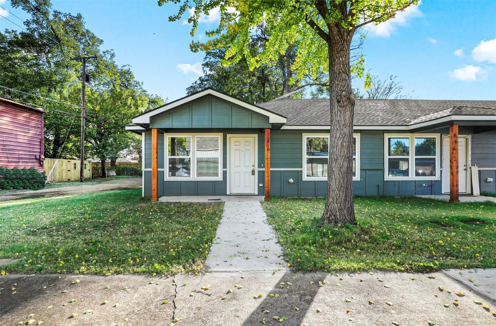 Duplex For Rent in Grayson County , 410 S Mirick Avenue 414, Denison, Texas 75020, 3 Bedroom, 2 Bathroom, Garage spaces, 1,100 Sqft, built in 2021, mls#21397561, Real Estate Agent in Denison, Homes For Rent in Grayson county, Homes For Rent in Denison, Realtor in Denison Texas, Real Estate Brokerage Independent Realty Texas, Luminita Cordes Realtor