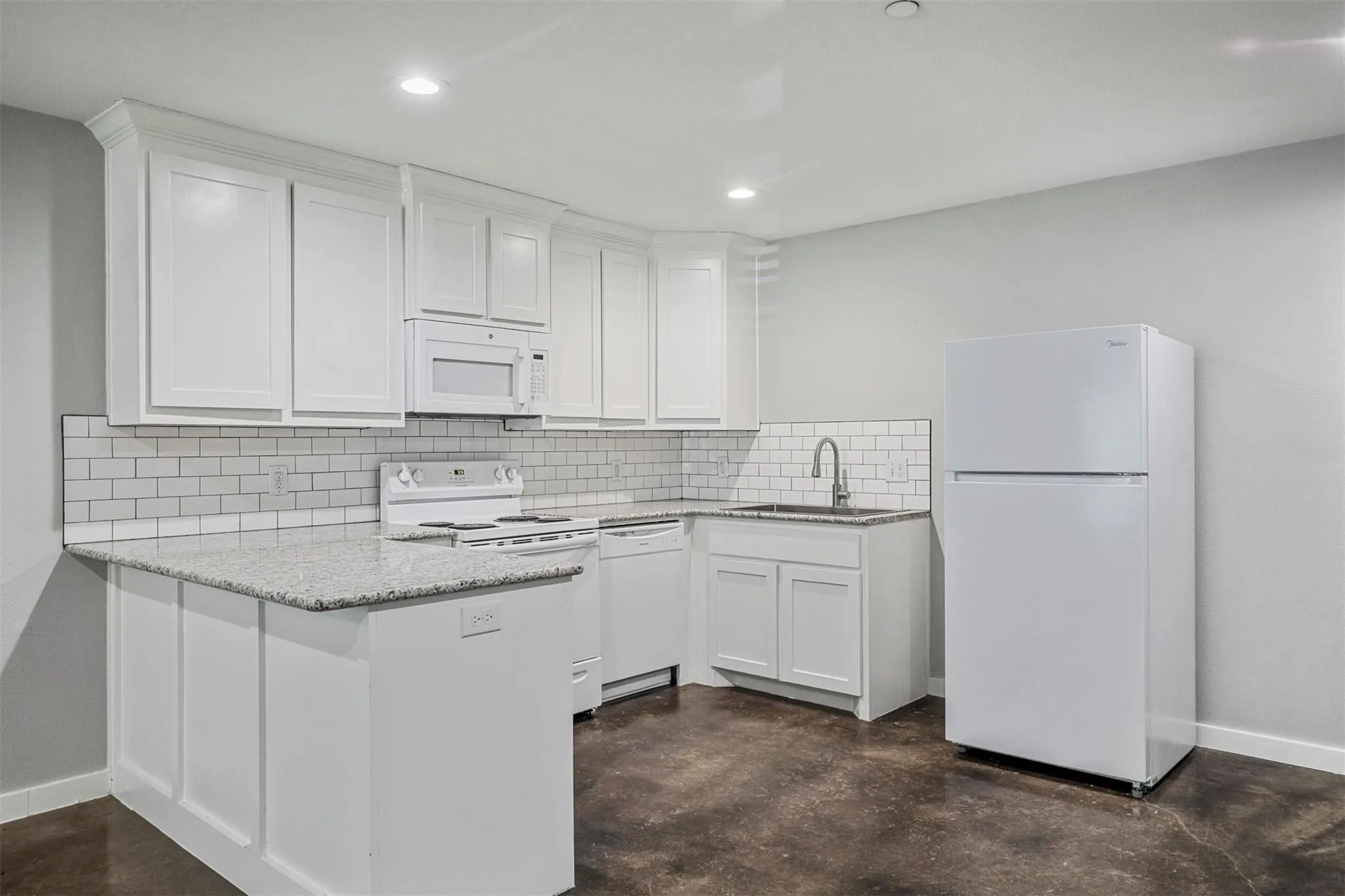 Duplex For Rent in Grayson County , 410 S Mirick Avenue 414, Denison, Texas 75020, 3 Bedroom, 2 Bathroom, Garage spaces, 1,100 Sqft, built in 2021, mls#21397561, Real Estate Agent in Denison, Homes For Rent in Grayson county, Homes For Rent in Denison, Realtor in Denison Texas, Real Estate Brokerage Independent Realty Texas, Luminita Cordes Realtor