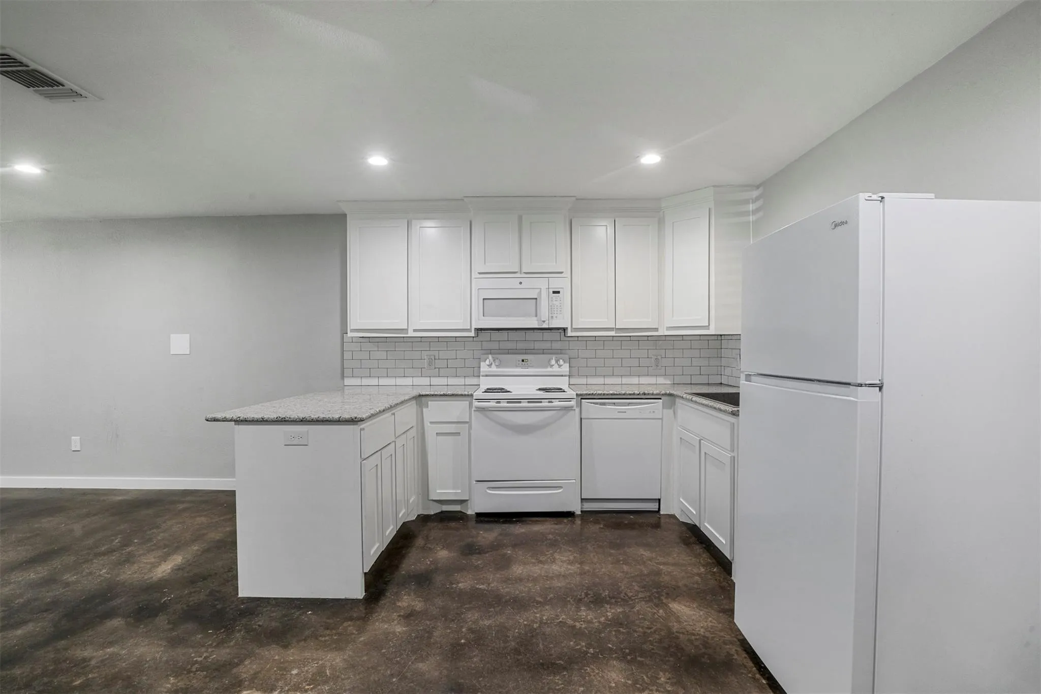 Duplex For Rent in Grayson County , 410 S Mirick Avenue 414, Denison, Texas 75020, 3 Bedroom, 2 Bathroom, Garage spaces, 1,100 Sqft, built in 2021, mls#21397561, Real Estate Agent in Denison, Homes For Rent in Grayson county, Homes For Rent in Denison, Realtor in Denison Texas, Real Estate Brokerage Independent Realty Texas, Luminita Cordes Realtor