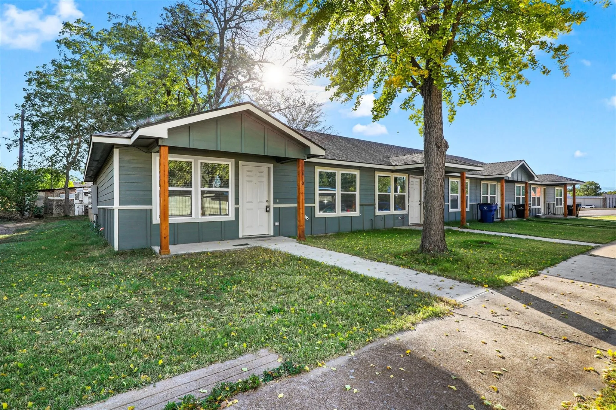 Duplex For Rent in Grayson County , 410 S Mirick Avenue 414, Denison, Texas 75020, 3 Bedroom, 2 Bathroom, Garage spaces, 1,100 Sqft, built in 2021, mls#21397561, Real Estate Agent in Denison, Homes For Rent in Grayson county, Homes For Rent in Denison, Realtor in Denison Texas, Real Estate Brokerage Independent Realty Texas, Luminita Cordes Realtor