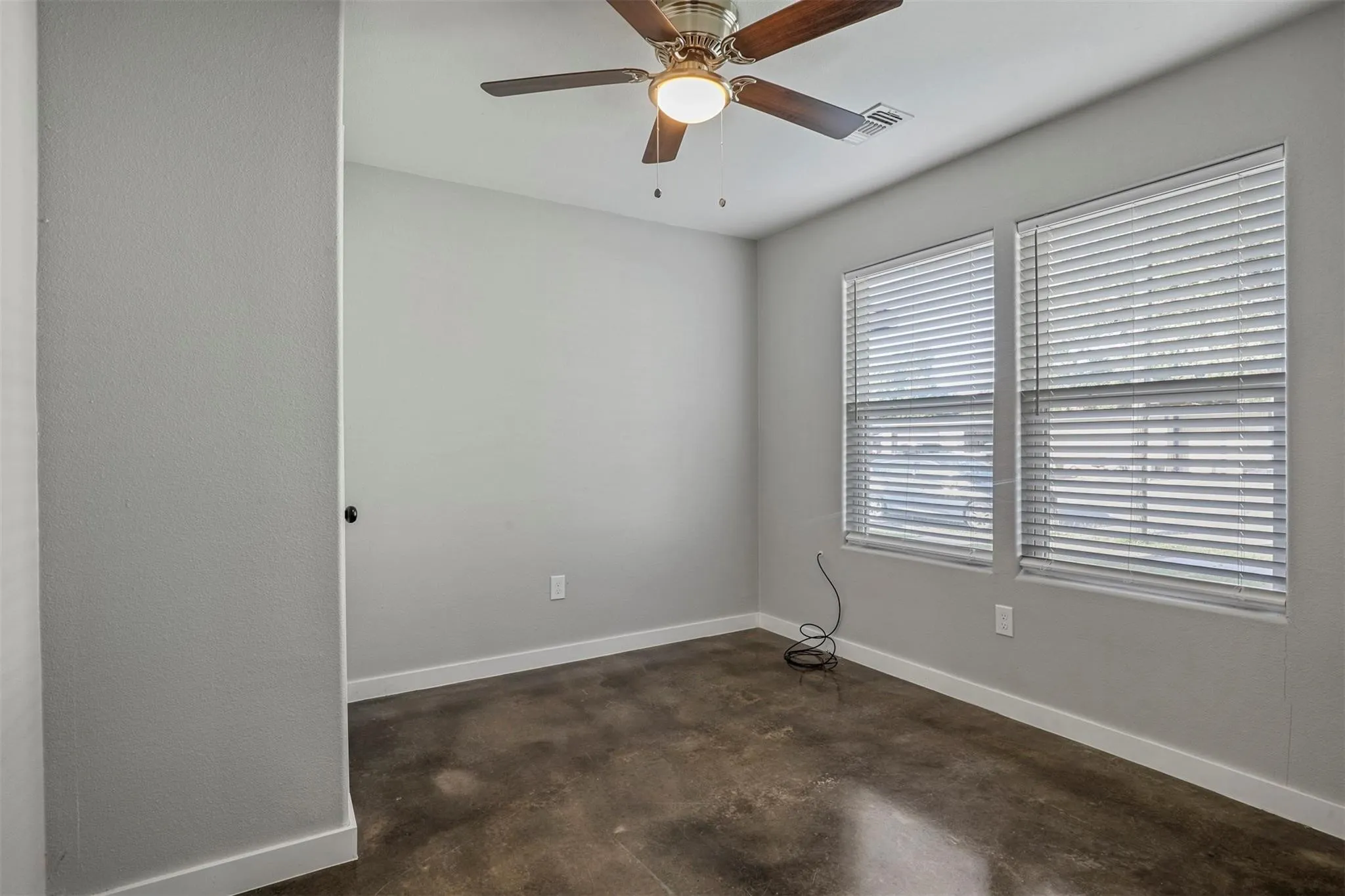 Duplex For Rent in Grayson County , 410 S Mirick Avenue 414, Denison, Texas 75020, 3 Bedroom, 2 Bathroom, Garage spaces, 1,100 Sqft, built in 2021, mls#21397561, Real Estate Agent in Denison, Homes For Rent in Grayson county, Homes For Rent in Denison, Realtor in Denison Texas, Real Estate Brokerage Independent Realty Texas, Luminita Cordes Realtor