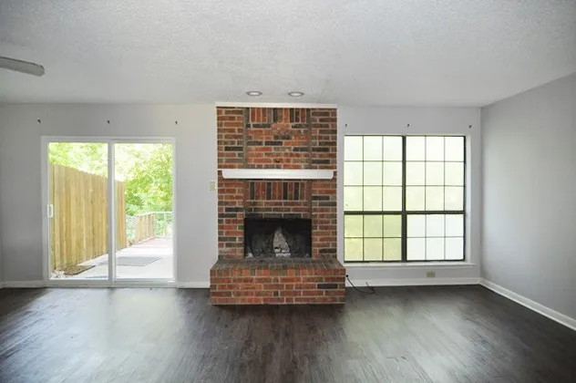 Apartment For Rent in Dallas County , 5502 Loving Drive 4, Garland, Texas 75043, 2 Bedroom, 2 Bathroom, 1 Garage spaces, 4,320 Sqft, built in 1984, mls#21397522, Real Estate Agent in Garland, Homes For Rent in Dallas county, Homes For Rent in Garland, Realtor in Garland Texas, Real Estate Brokerage Independent Realty Texas, Luminita Cordes Realtor