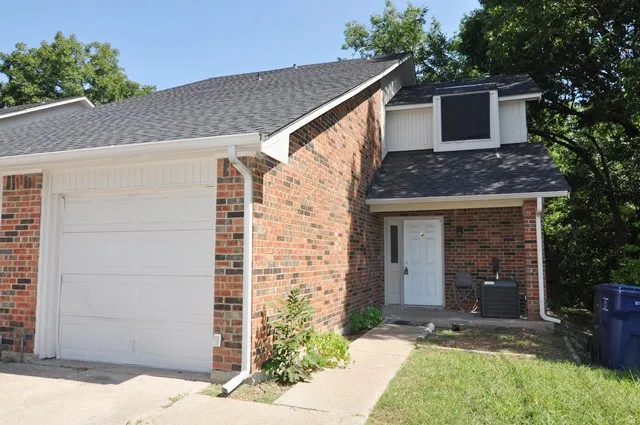 Apartment For Rent in Dallas County , 5502 Loving Drive 4, Garland, Texas 75043, 2 Bedroom, 2 Bathroom, 1 Garage spaces, 4,320 Sqft, built in 1984, mls#21397522, Real Estate Agent in Garland, Homes For Rent in Dallas county, Homes For Rent in Garland, Realtor in Garland Texas, Real Estate Brokerage Independent Realty Texas, Luminita Cordes Realtor